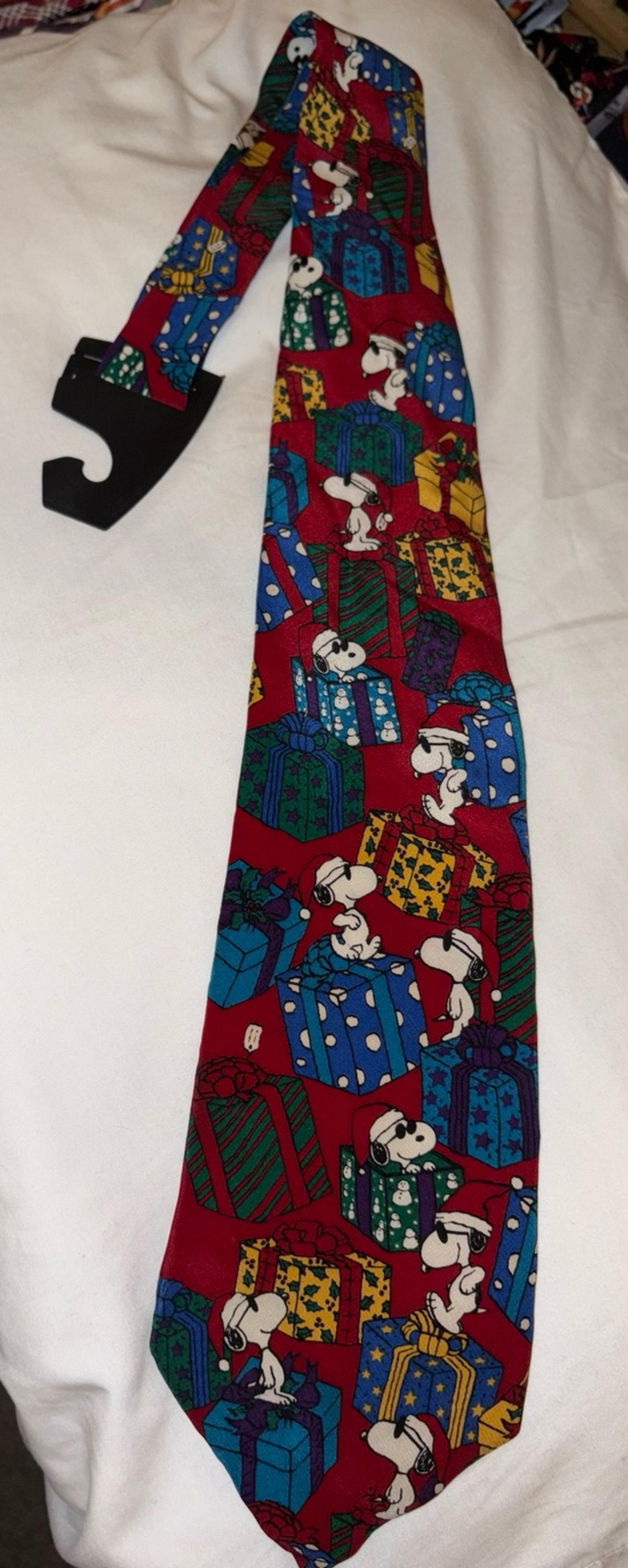 Peanuts Vintage Christmas Necktie Snoopy
