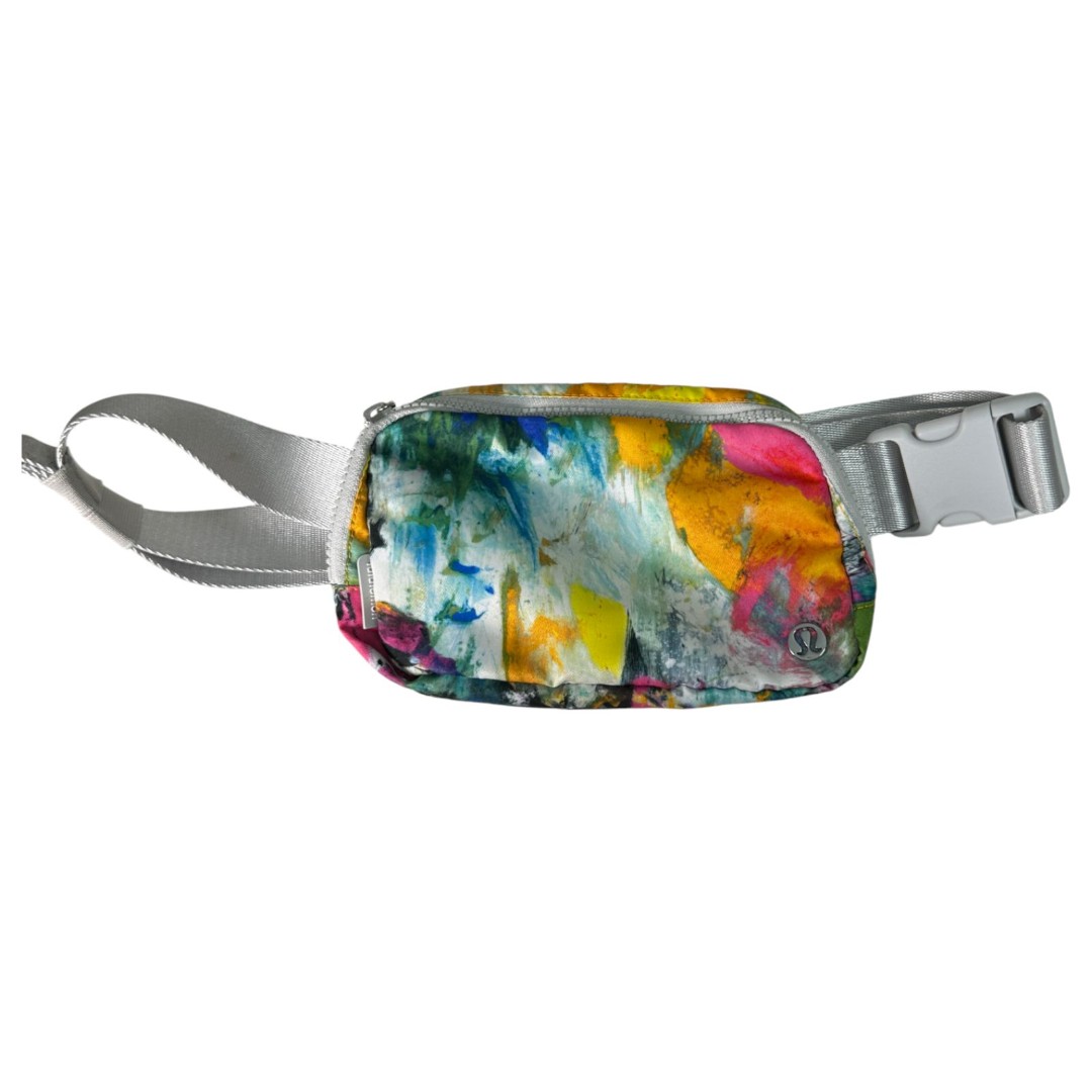 Lululemon Everywhere Belt Bag No Limits