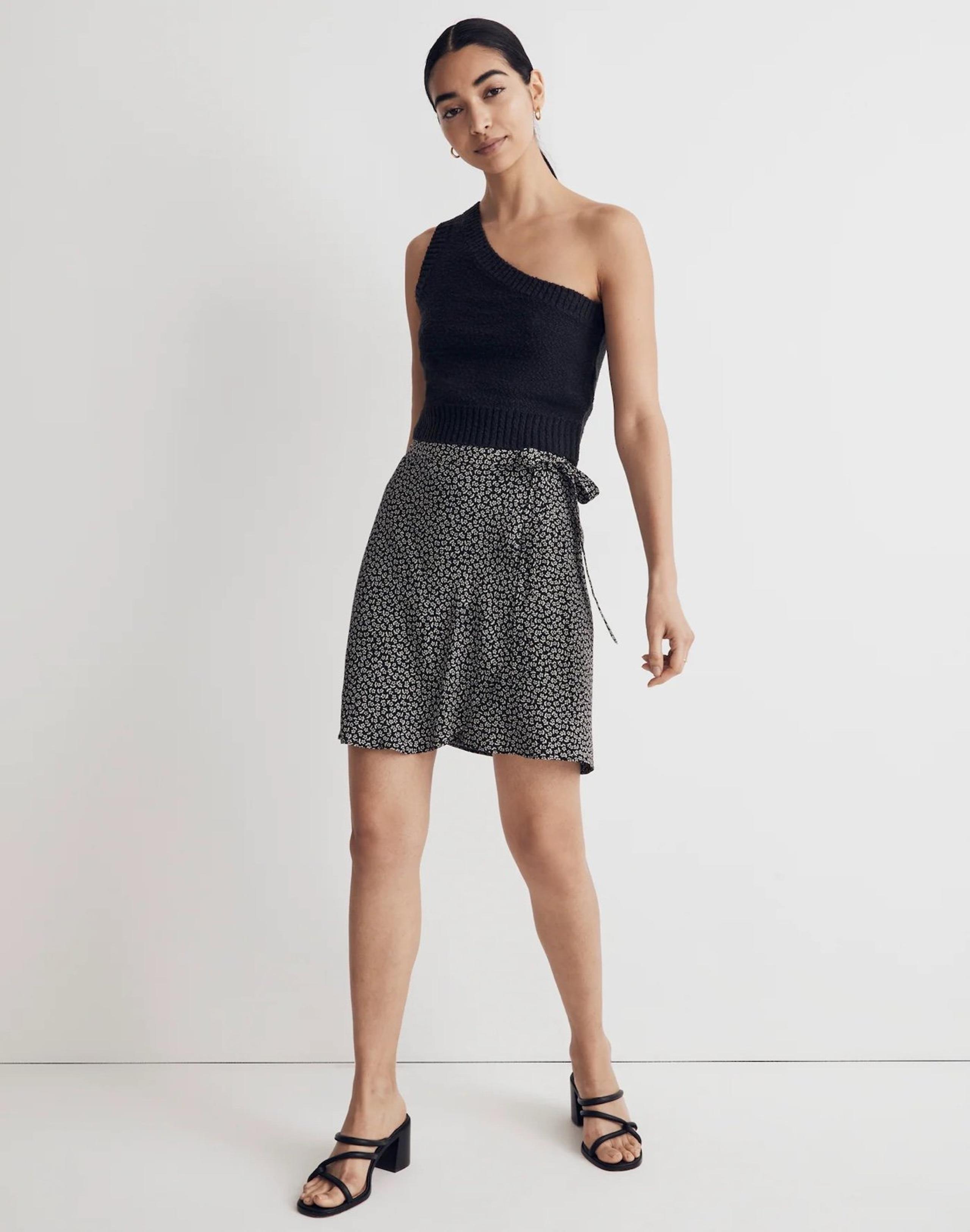 Madewell women’s wrap mini skirt micro daisy and white size 8 M
