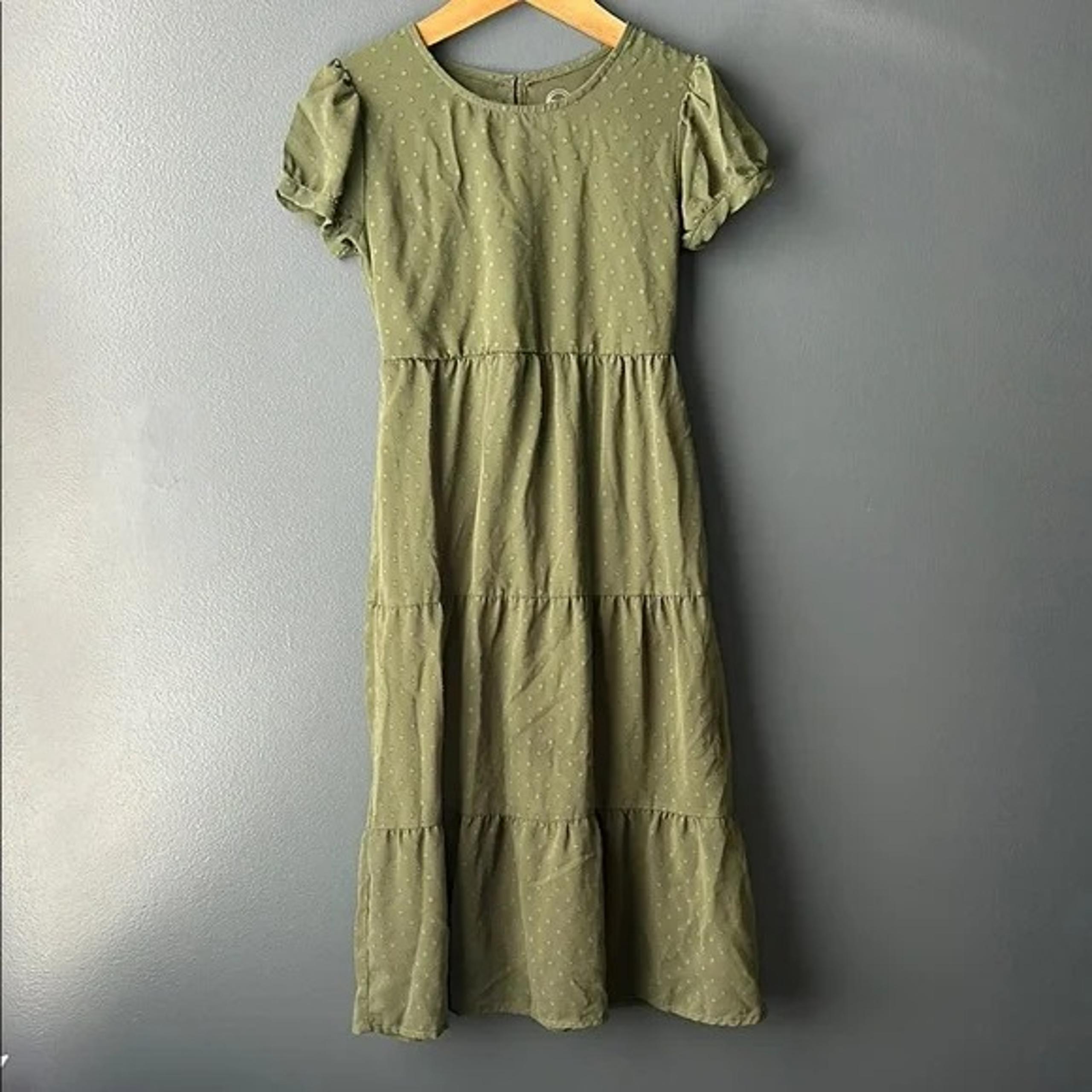 EUC wonder nation olive Green Tiered girls dress size medium 7 8
