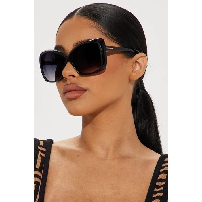 Catch Me Hustlin Cat Eye Frame Sunglasses Black
