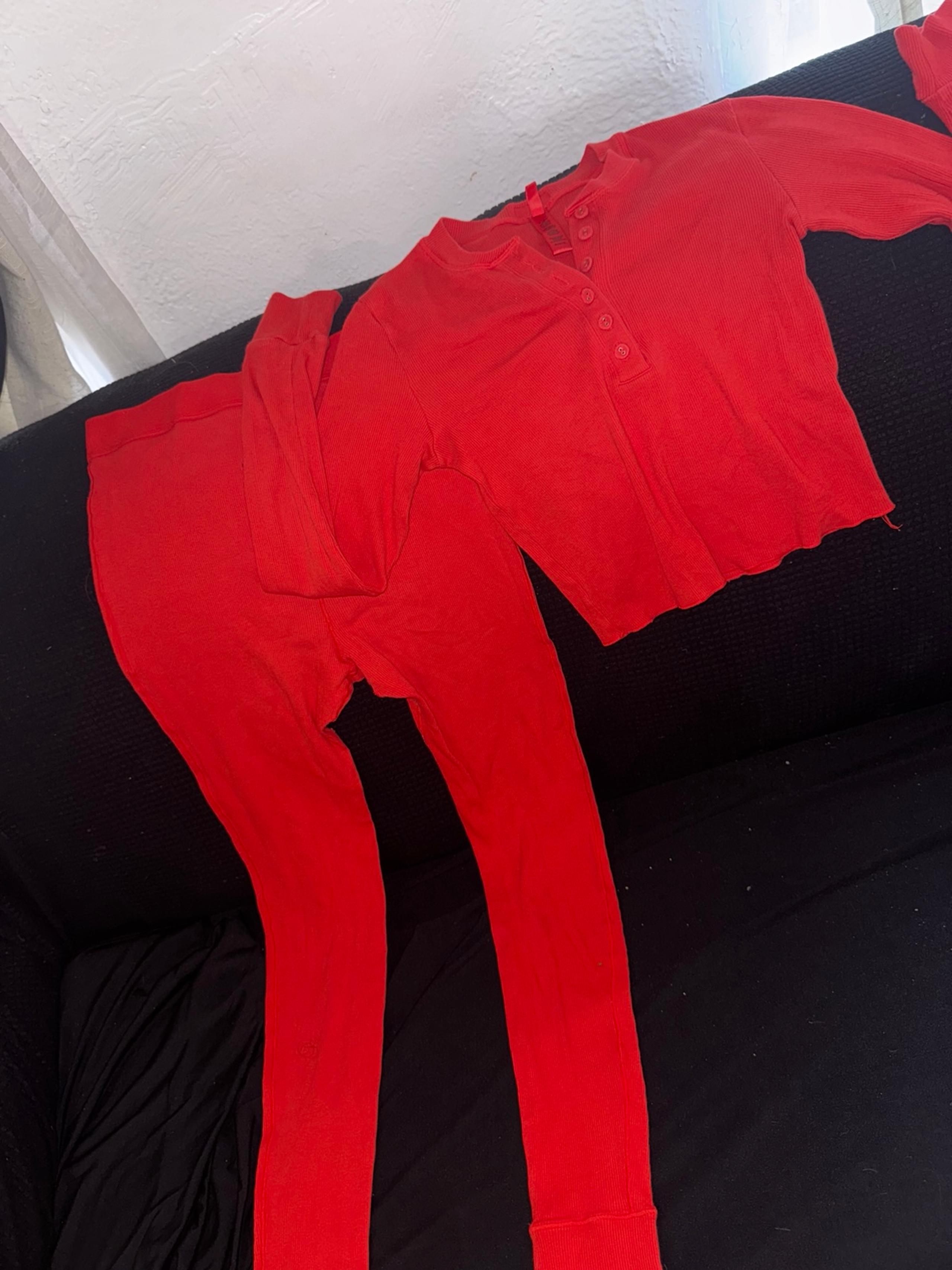 Skims red long John’s size medium amazing condition