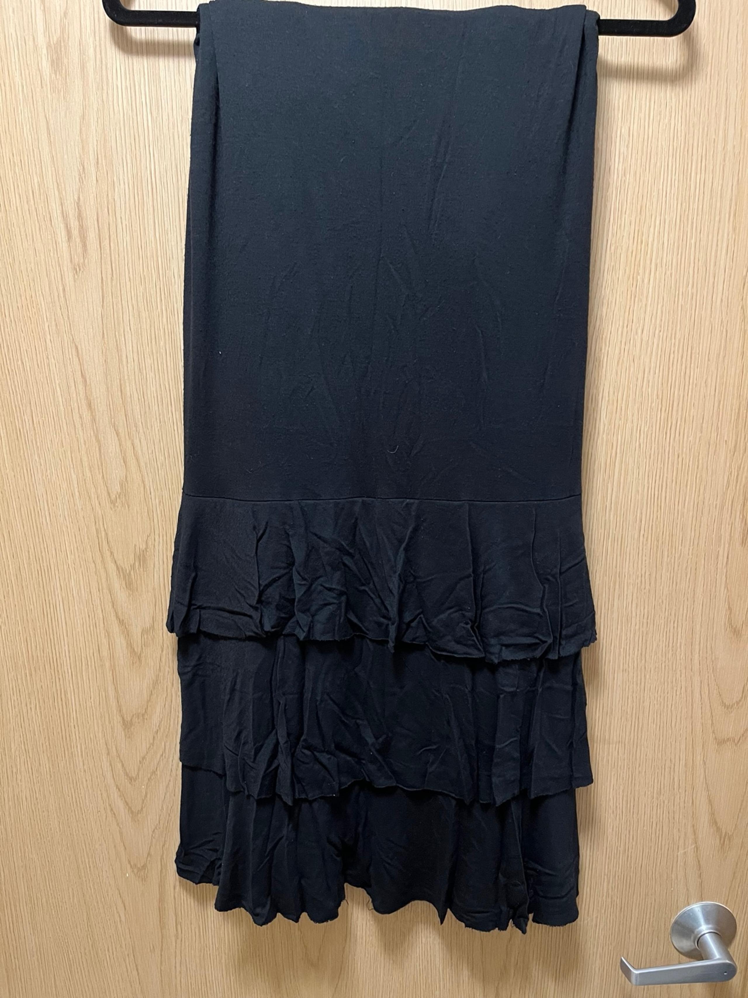 Black ruffled maxi skirt Lane Bryant stretch waist 22/24 - EUC