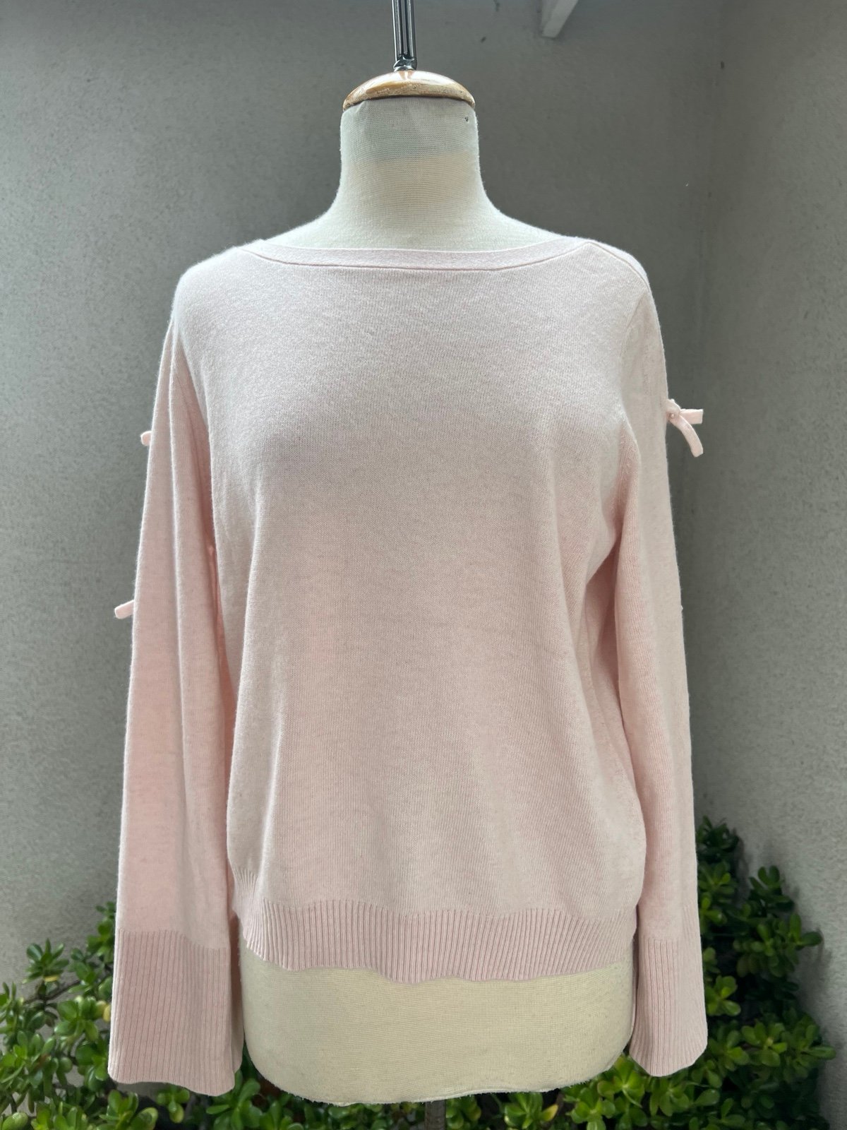 Saks Fifth Ave cashmere wool sweater soft pink bow open bell sleeves Sz XL NWT.