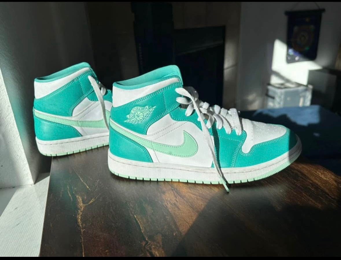 Women’s Air Jordan size 10