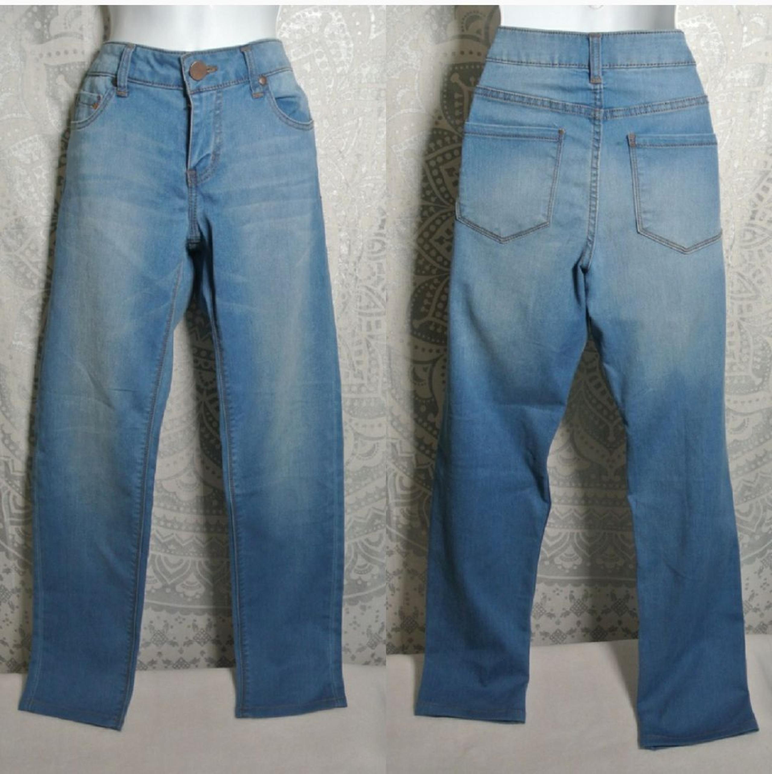 dELiA*s Olivia Midwash Skinny Jeans 11P