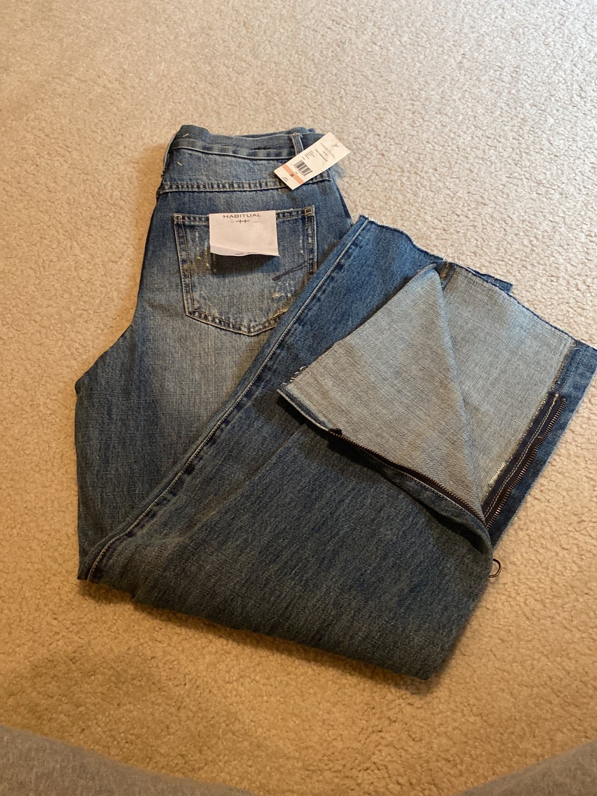 Two pairs of women’s Habitual jeans