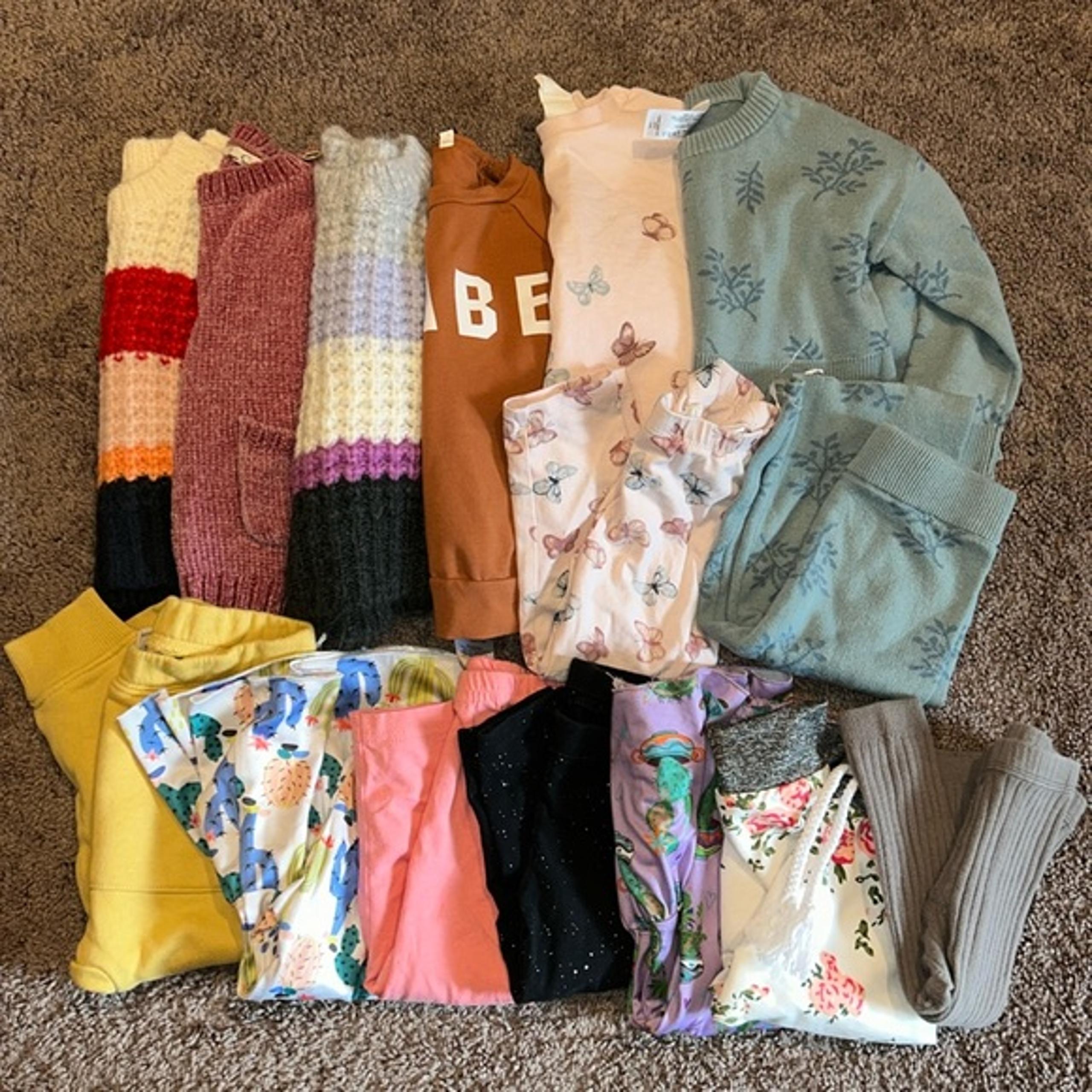 Toddler girls 18m fall & winter sweater, pants, & 2 piece matching sets bundle!