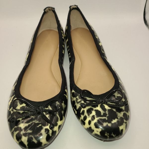 Banana republic deals leopard flats