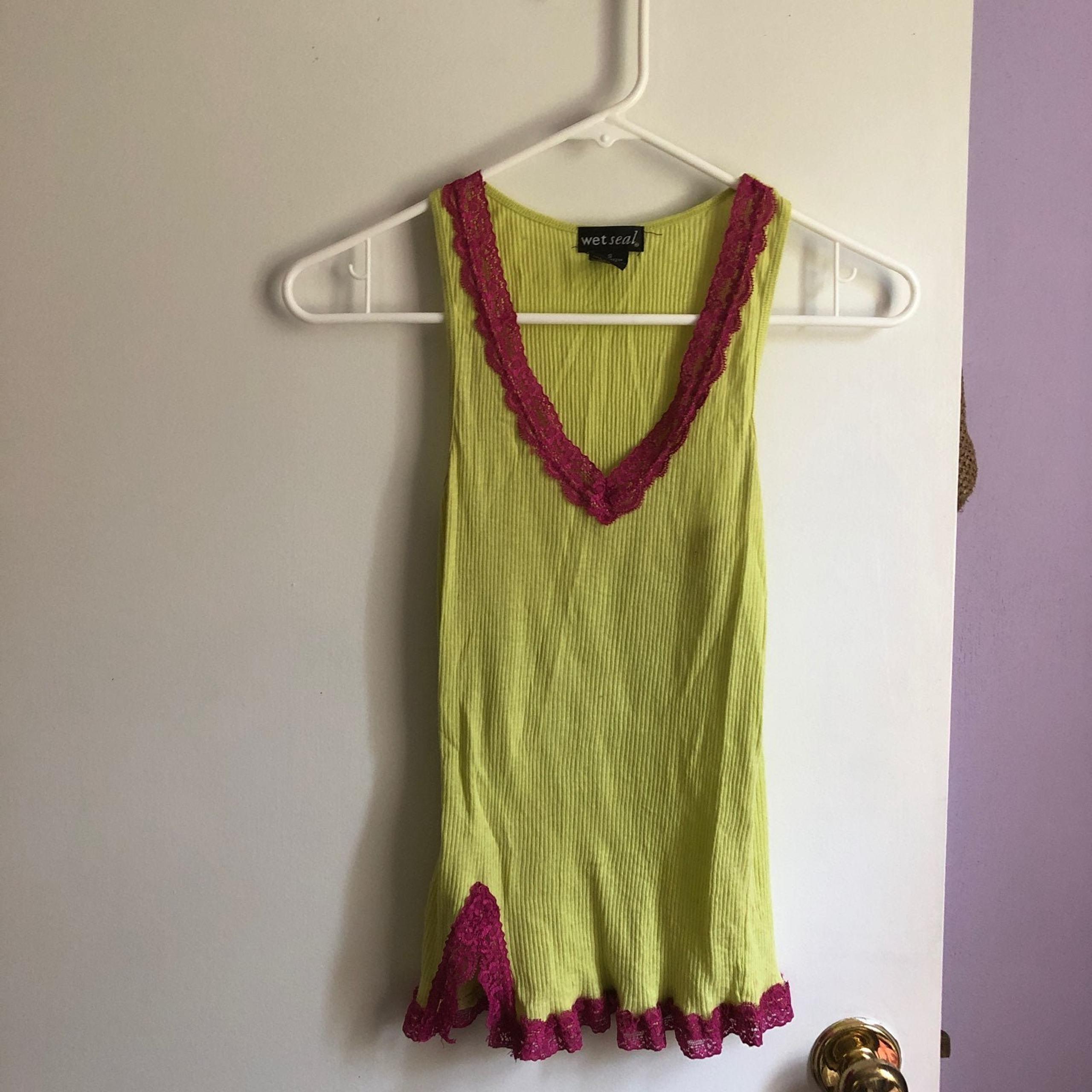 Wet seal tank top size small