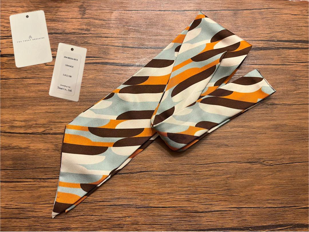 the treat dressing scarf