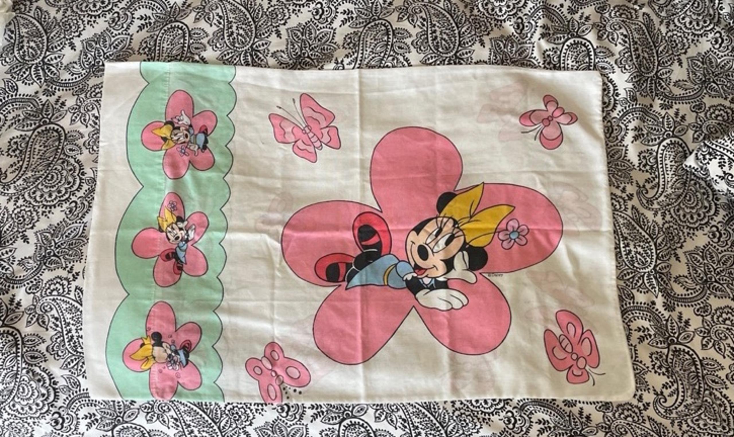 Vintage Minnie mouse Disney pillowcase flower butterfly