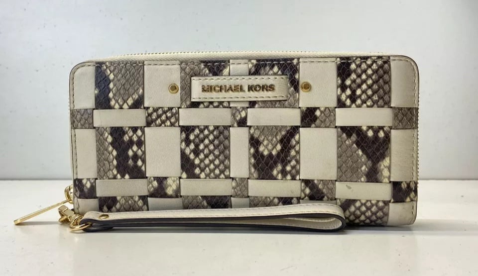 RARE Michael Kors Vivian Snakeskin Zip MK Wallet Phone Wristlet Ecru / Natural