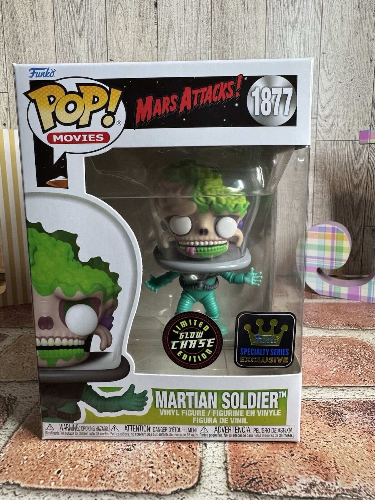 Funko Pop!- Mars Attacks- Martian Soldier #1877- Chase- GITD- Funko Exclusive