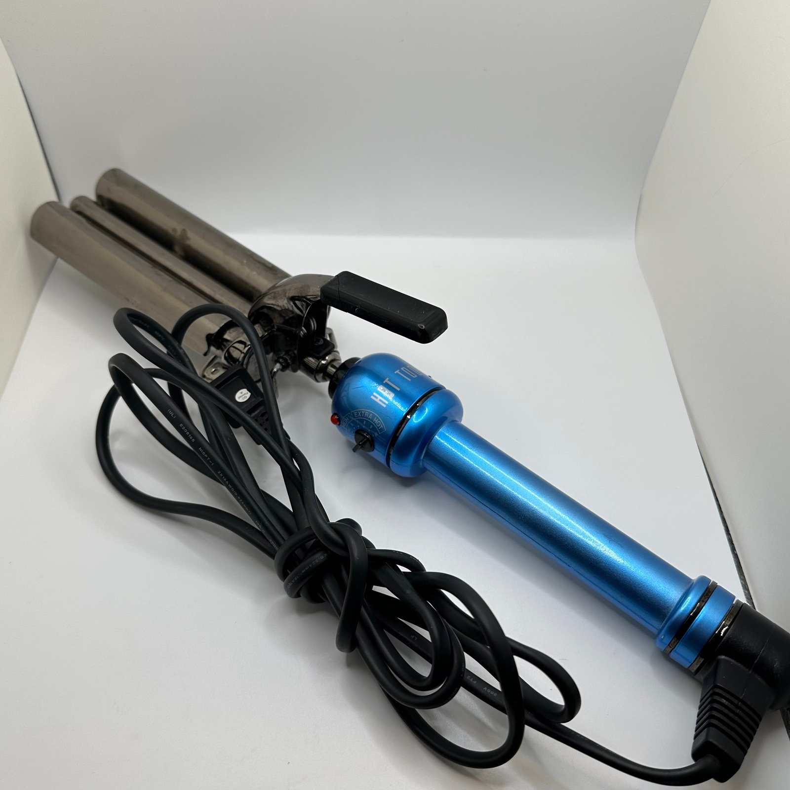 New Hot Tools Blue Ice Titanium 3 Barrel Wave #HTBL1175 Tested Working