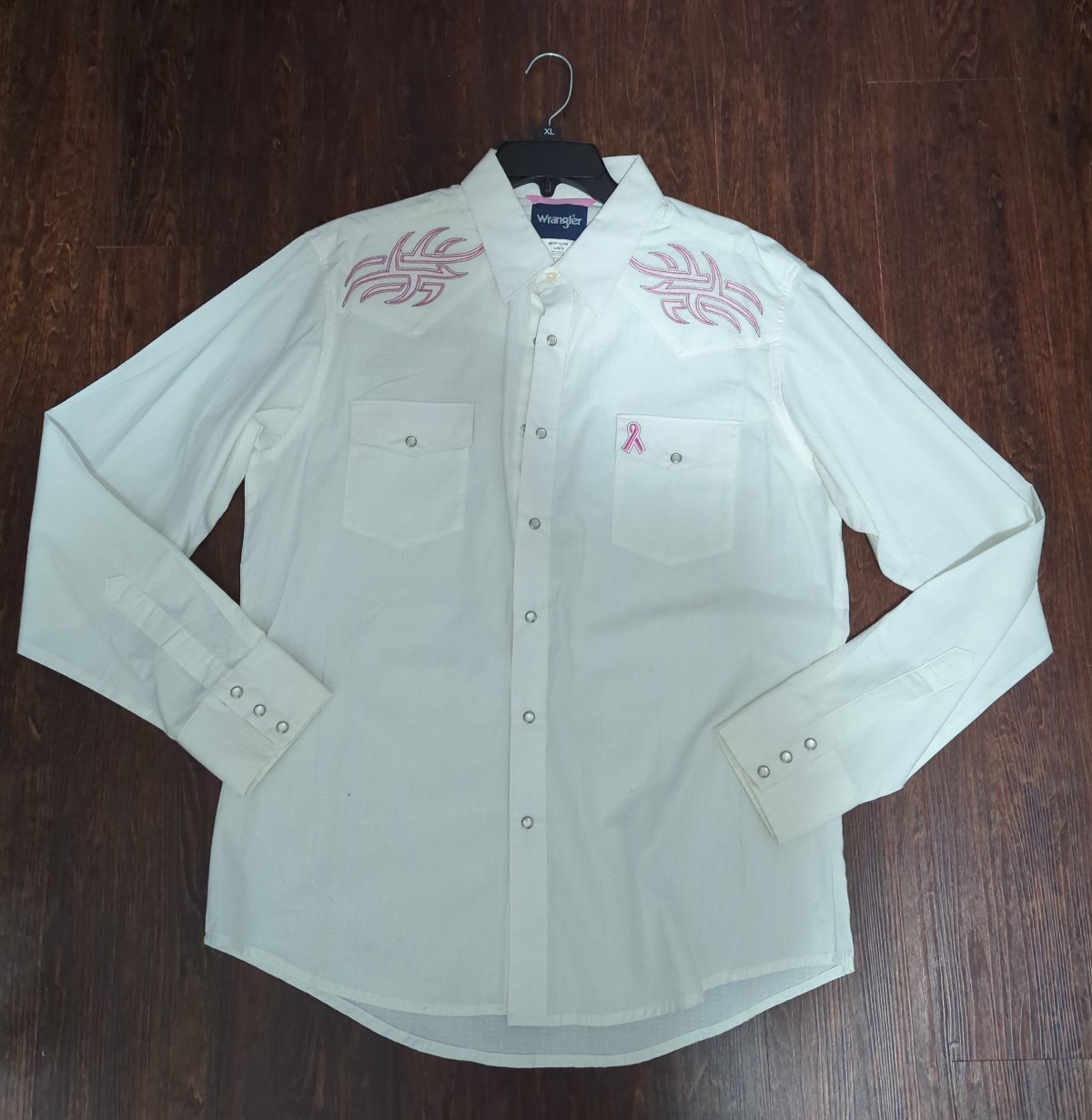Men's Wrangler breast cancer awareness pearl snap size L