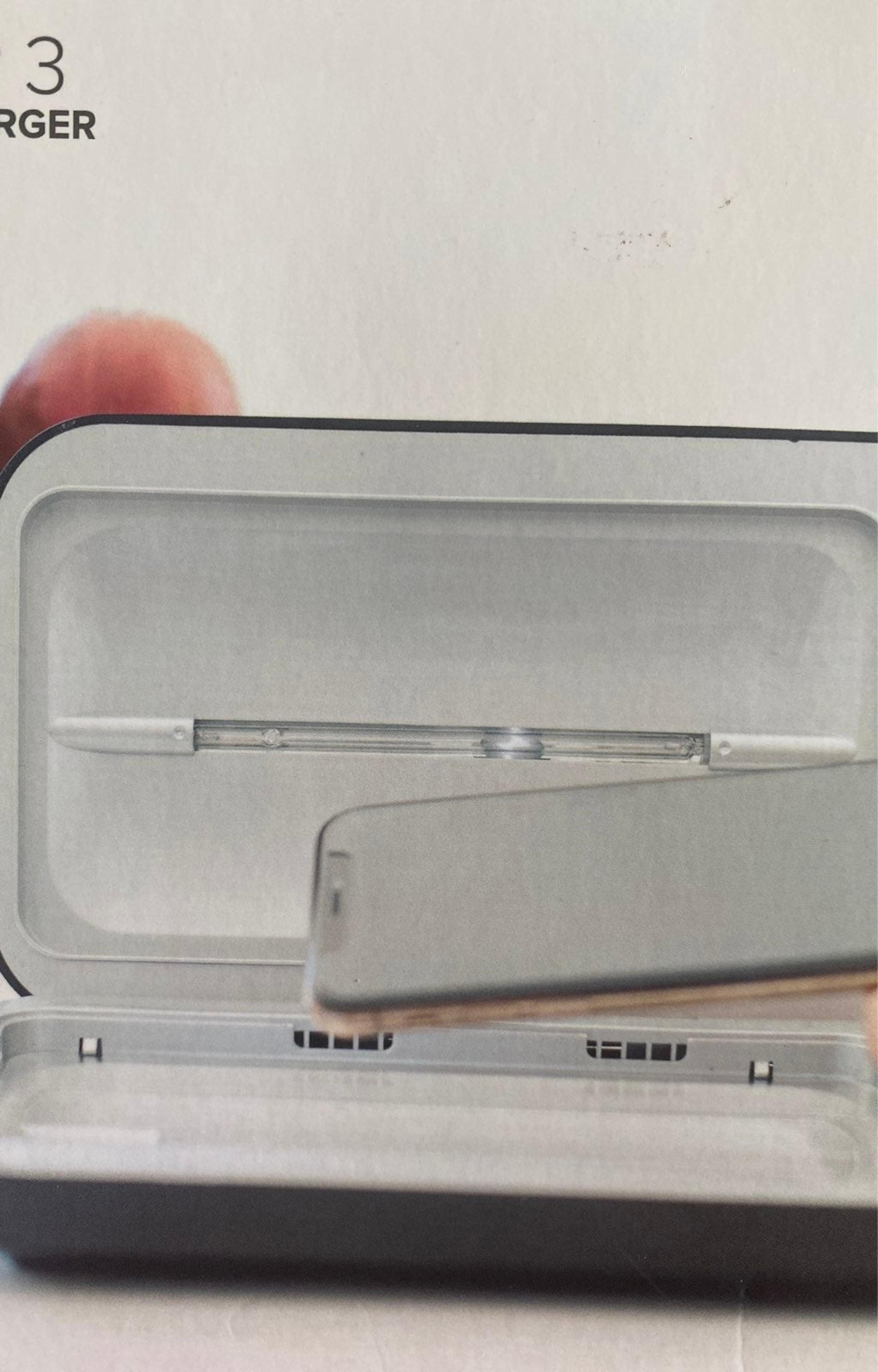 Phonesoap 3 uv sanitizer and Charger