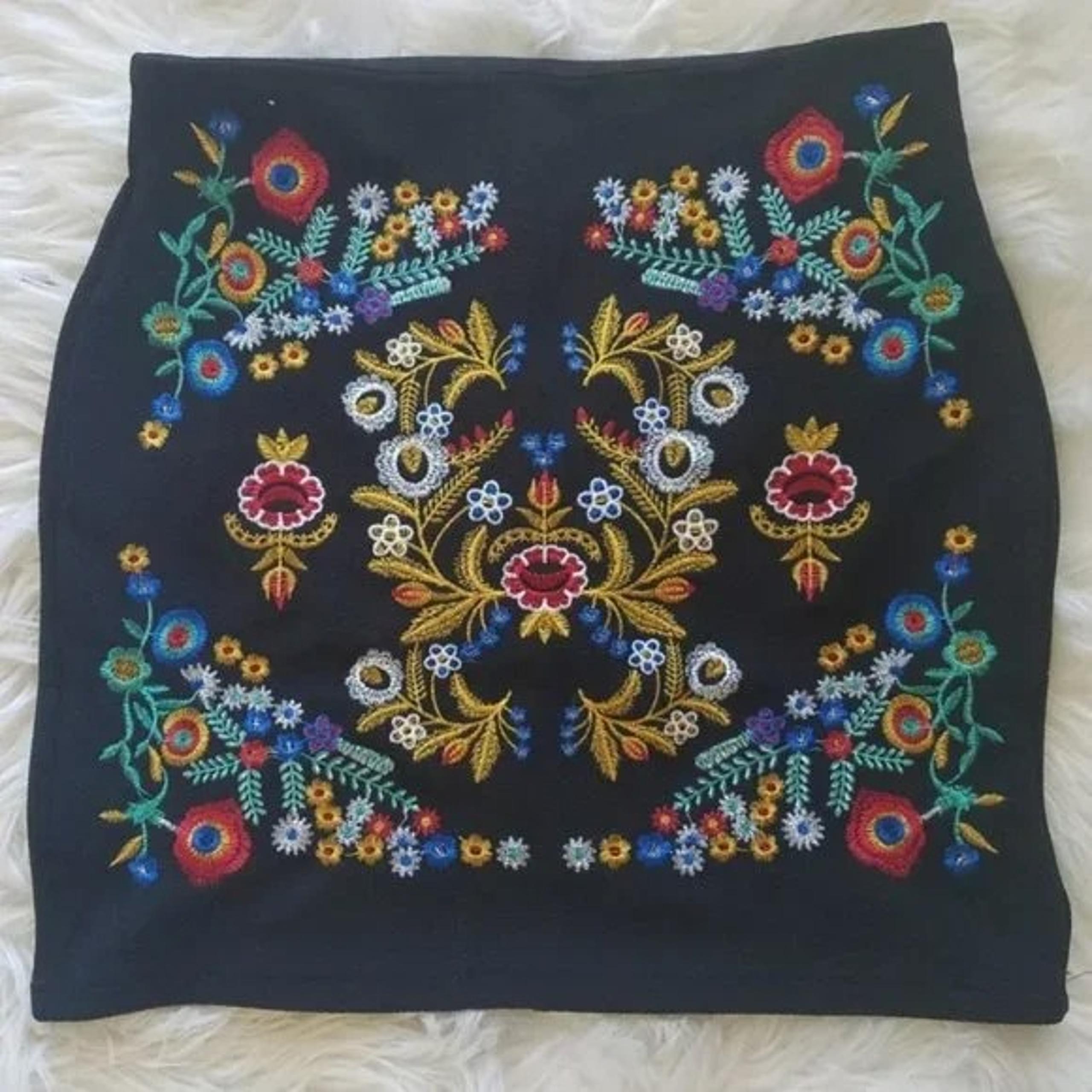 Embroidered Black Mini Skirt - Size Small