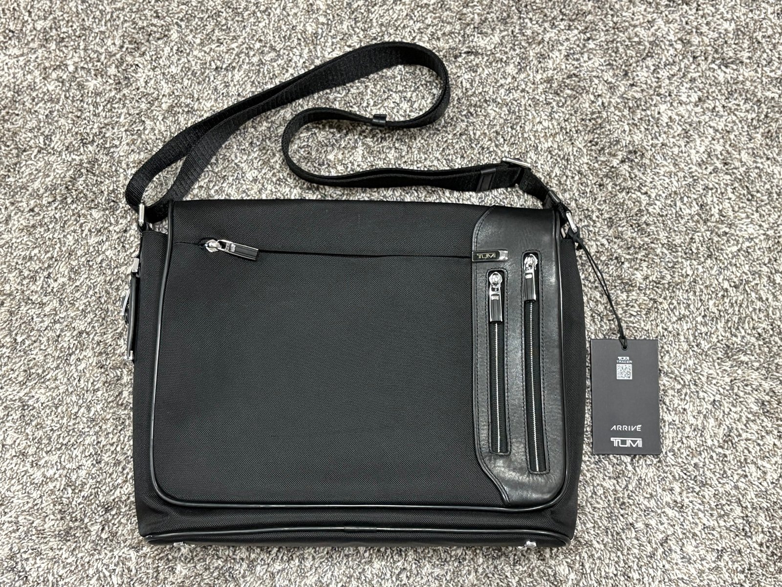 TUMI Arrive ‘Lambert’ Black Nylon / Leather Crossbody Messenger Bag - 25172D