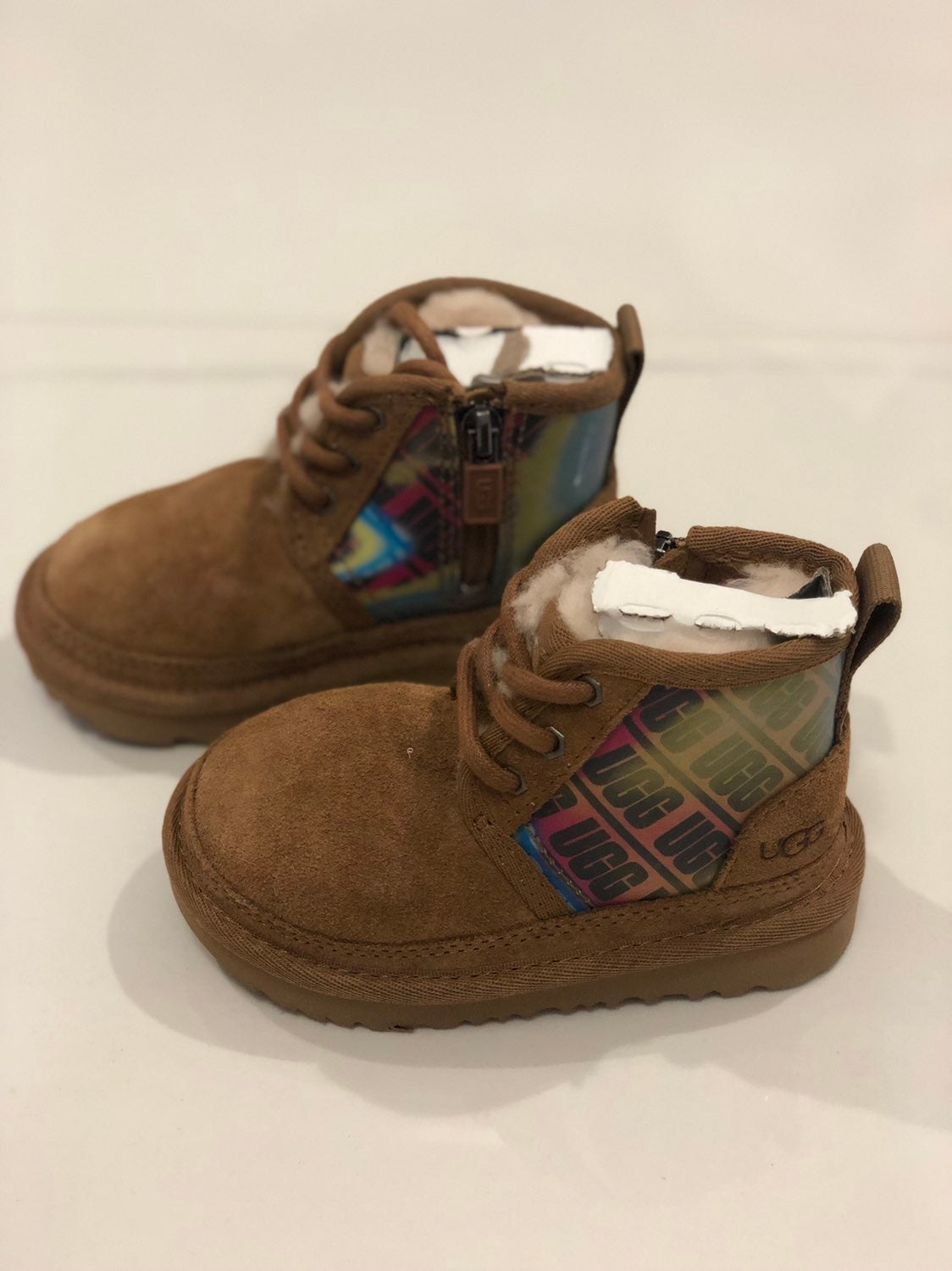 Ugg neumel logo shoes