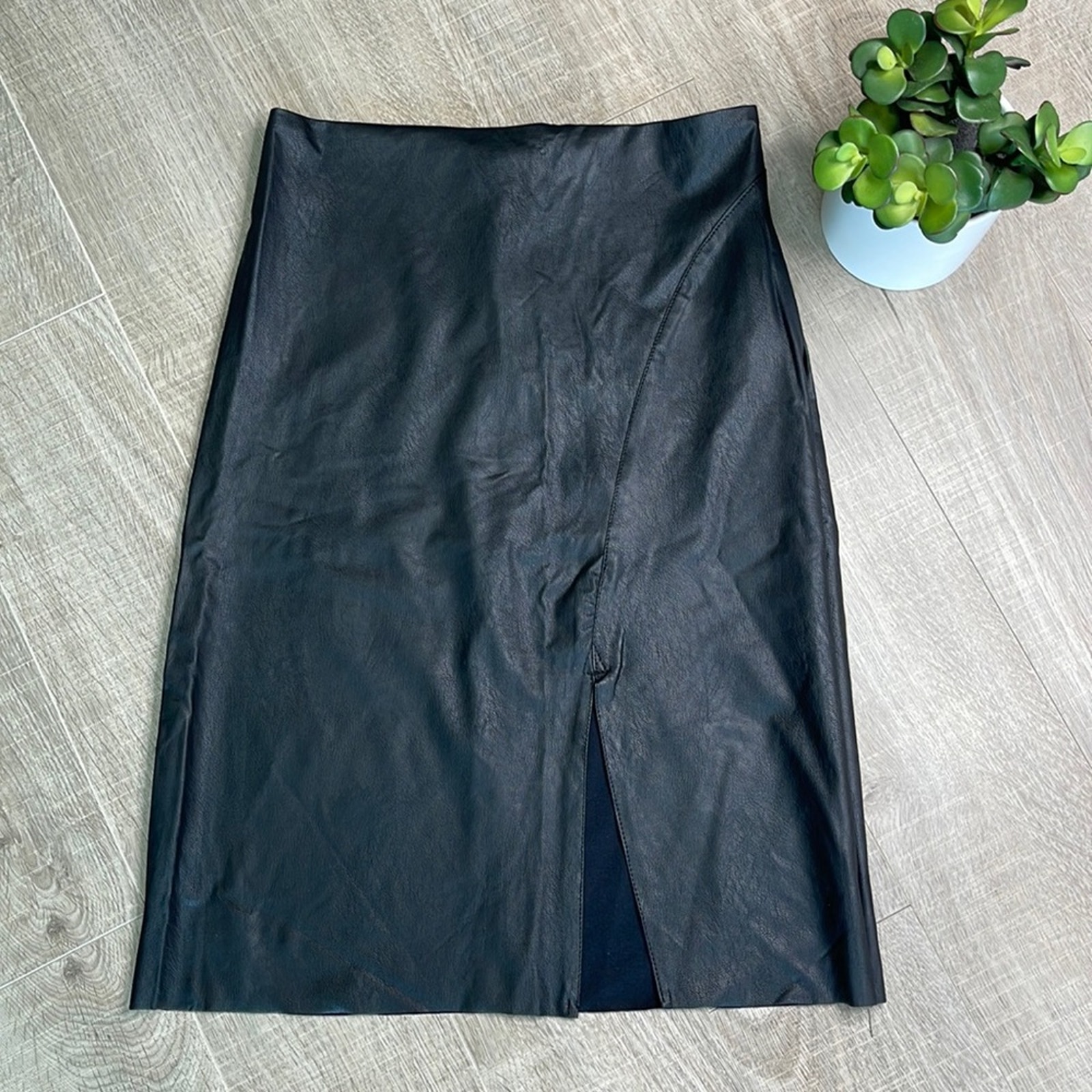 NWT OOKIE & LALA Black Faux Leather Pencil Skirt with Front Slit Women’s