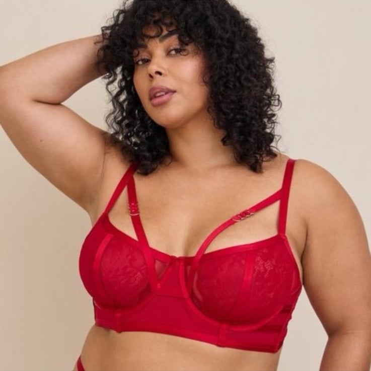 TORRID STRAPS AND LACE UNDERWIRE RED BRA