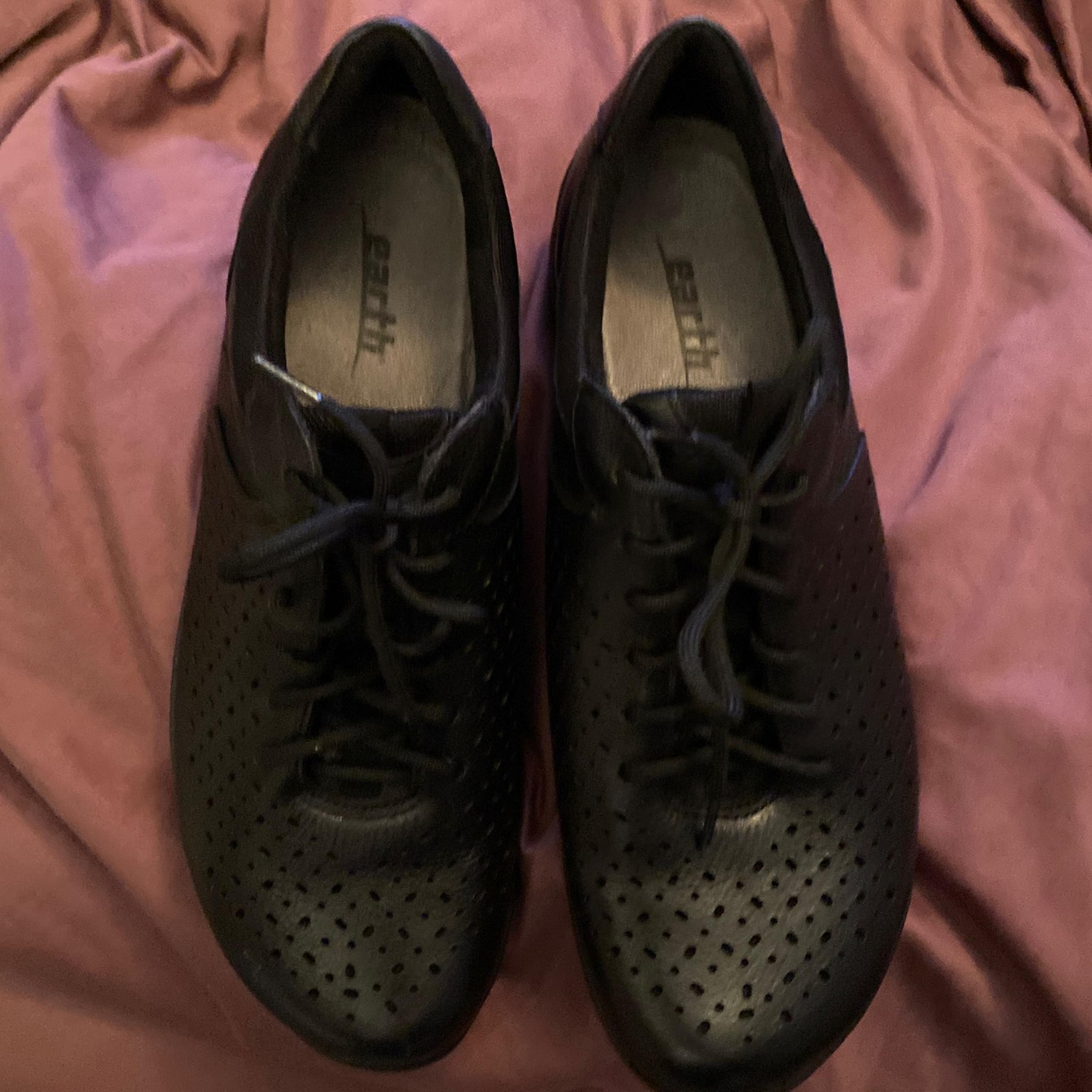 Earth shoes