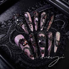 Press on nails