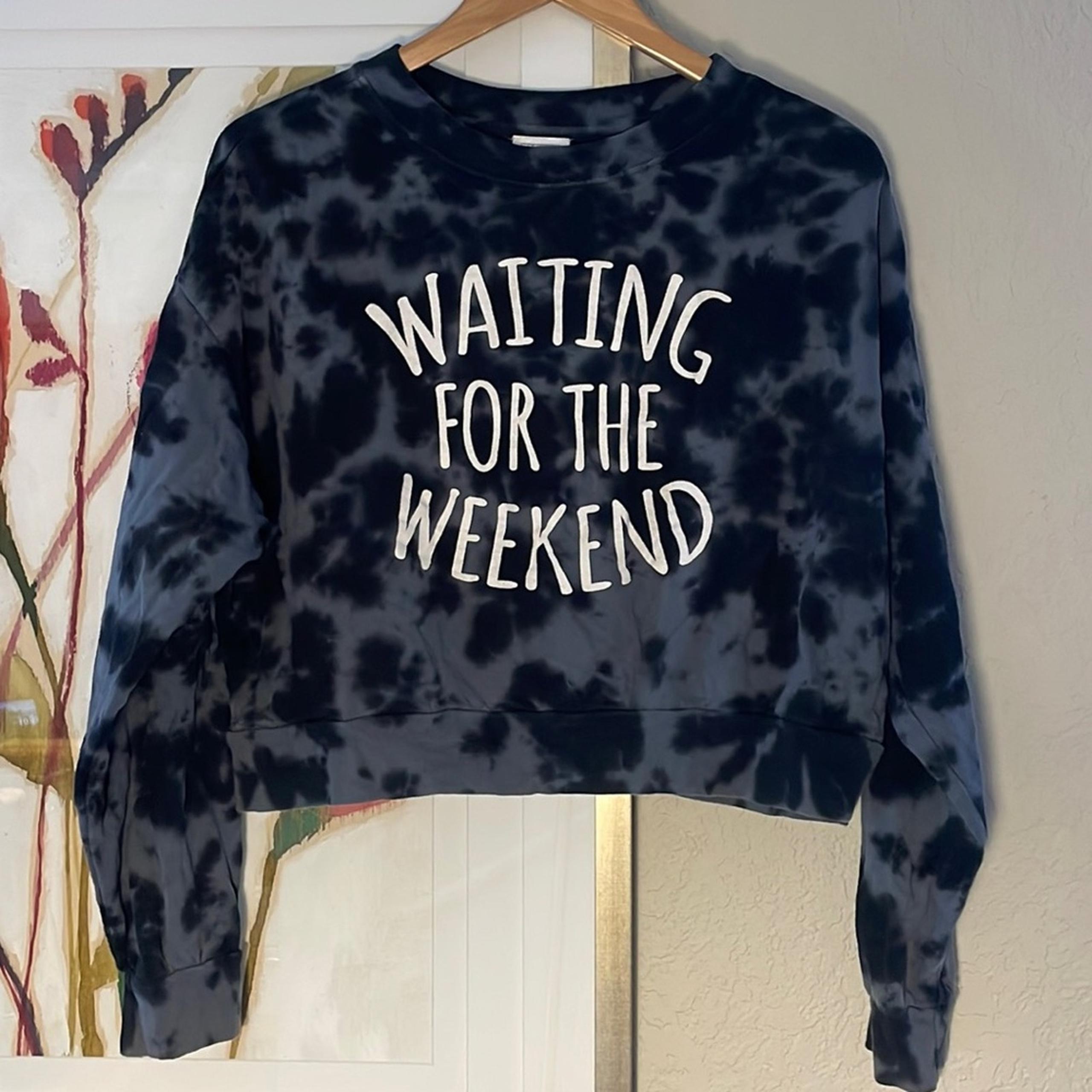 Freeze Blue Crop Sweatshirt Waiting for the Weekend Graphic Loungewear Y2K