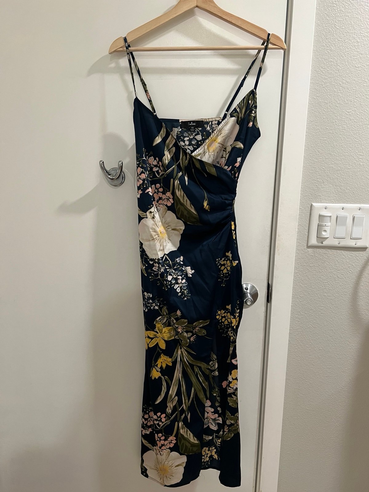 Lulus Remarkable Entrance Navy Blue Floral Print Satin Midi Dress