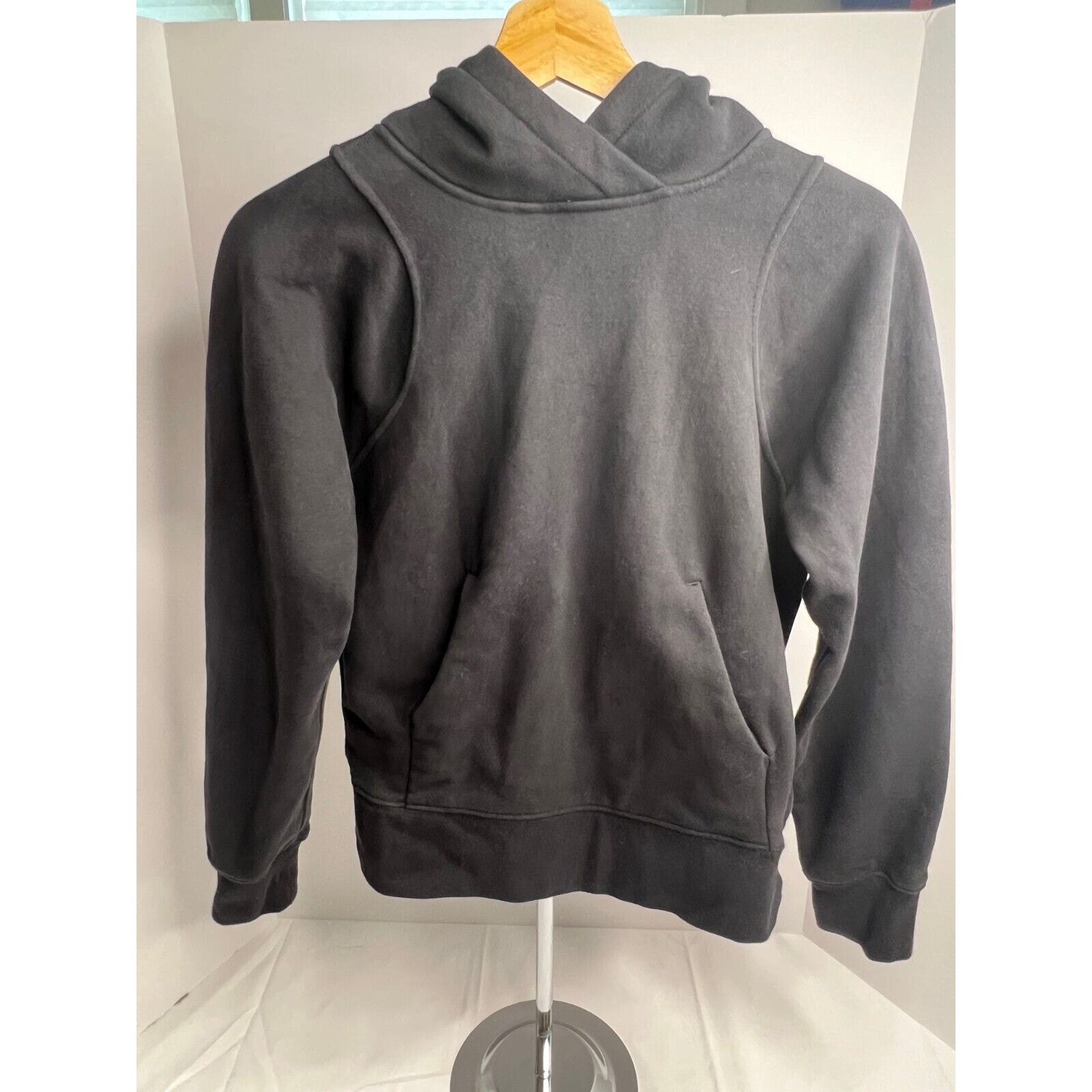 Lululemon Scuba Pullover Size 2 Color Black