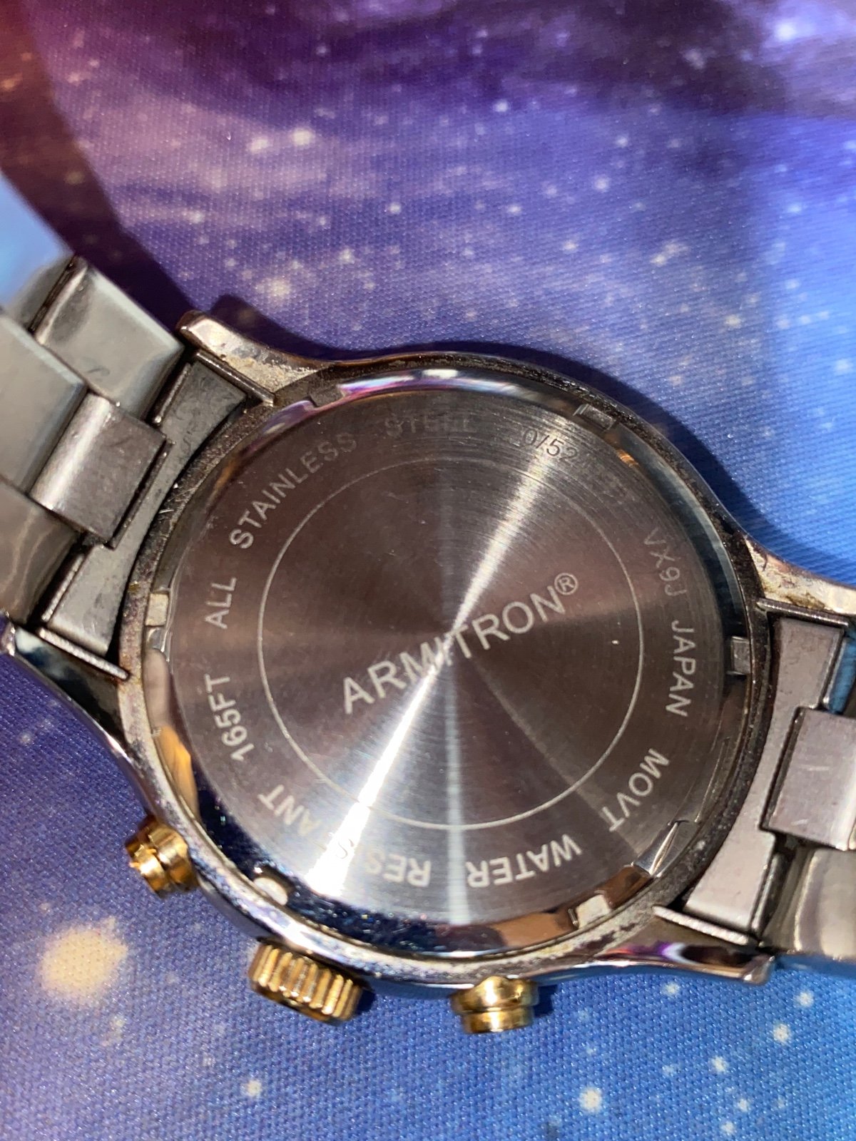 Armitron shops Analog Watch (NEEDS BATTERY)