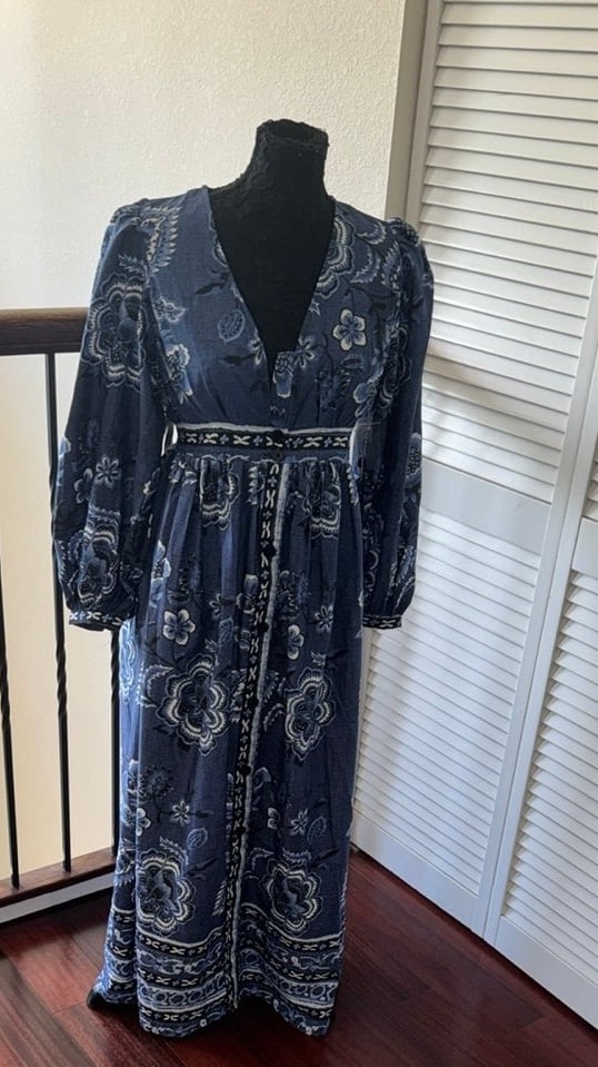 Truly 4 you dress size M