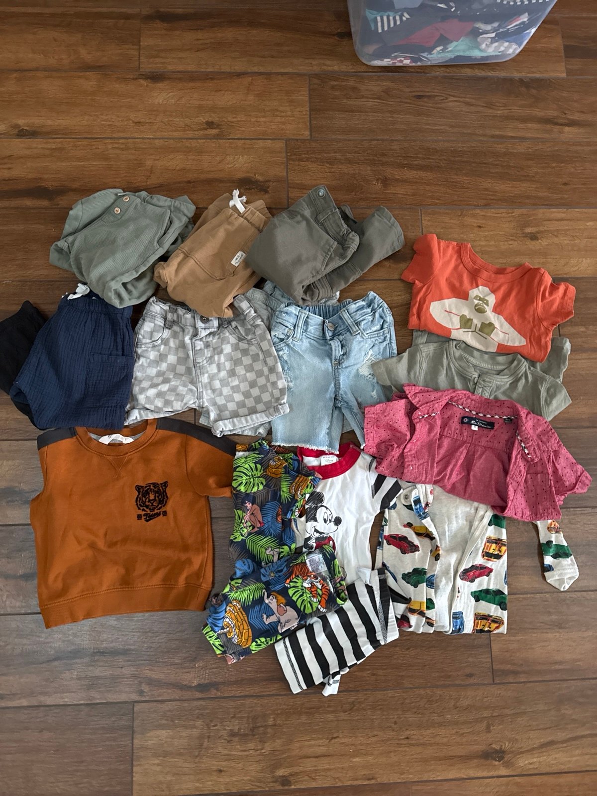 2T clothes
