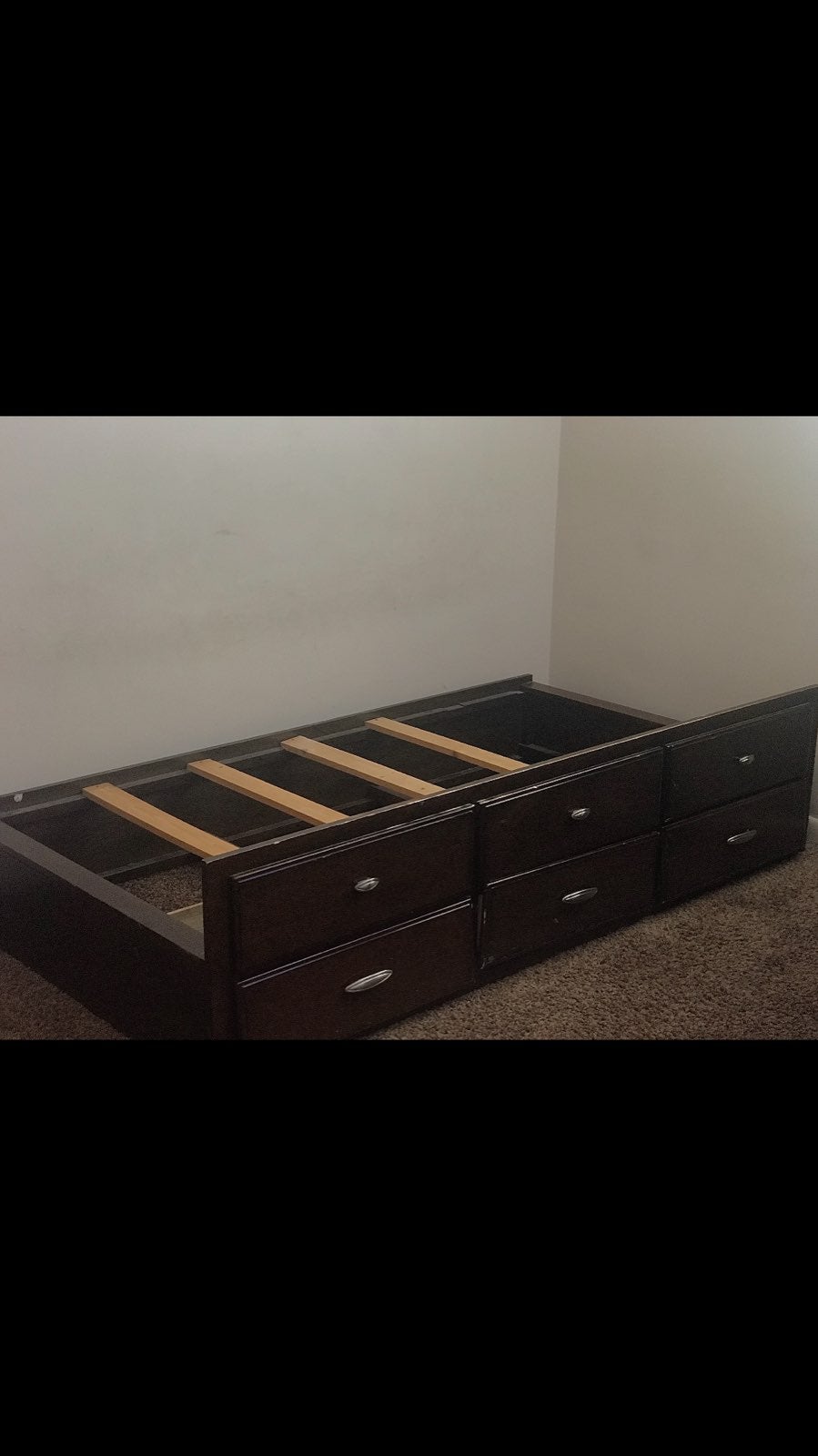 twin size bed