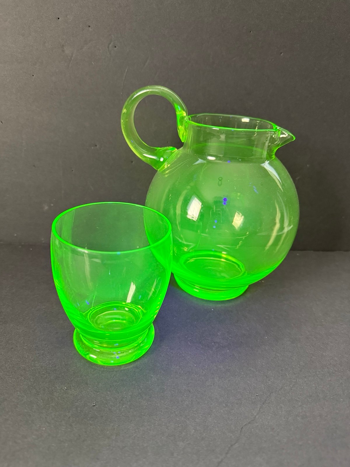 Willem Rozendaal - Uranium water set of jug with glass. Very Rare
