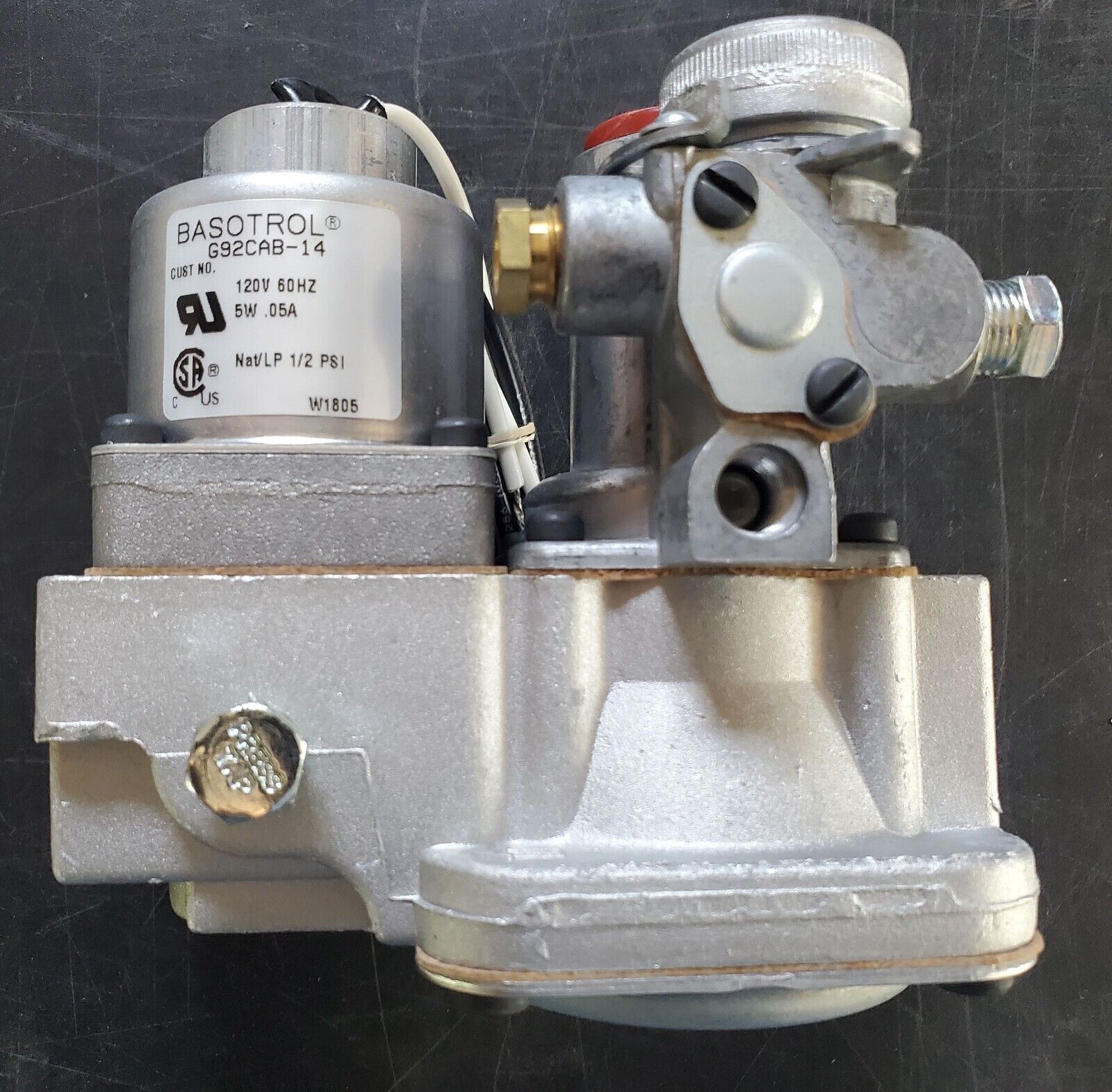 One(1) Baso Basotrol G92CAB-14 Automatic Gas & Internal Pilot Flow Valve 1/2