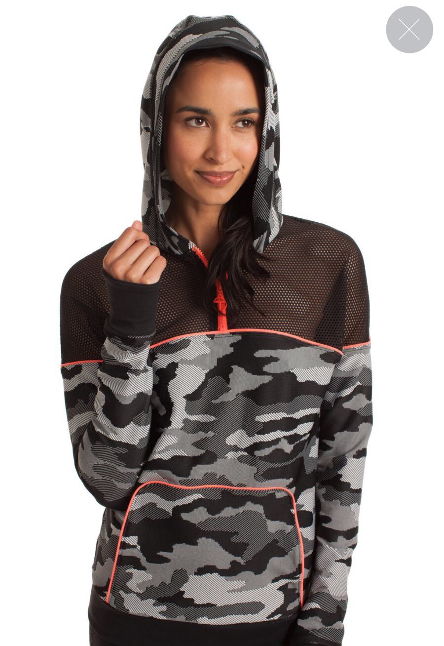TRINA TURK WOMEN CONGO CAMO HOODIE XS