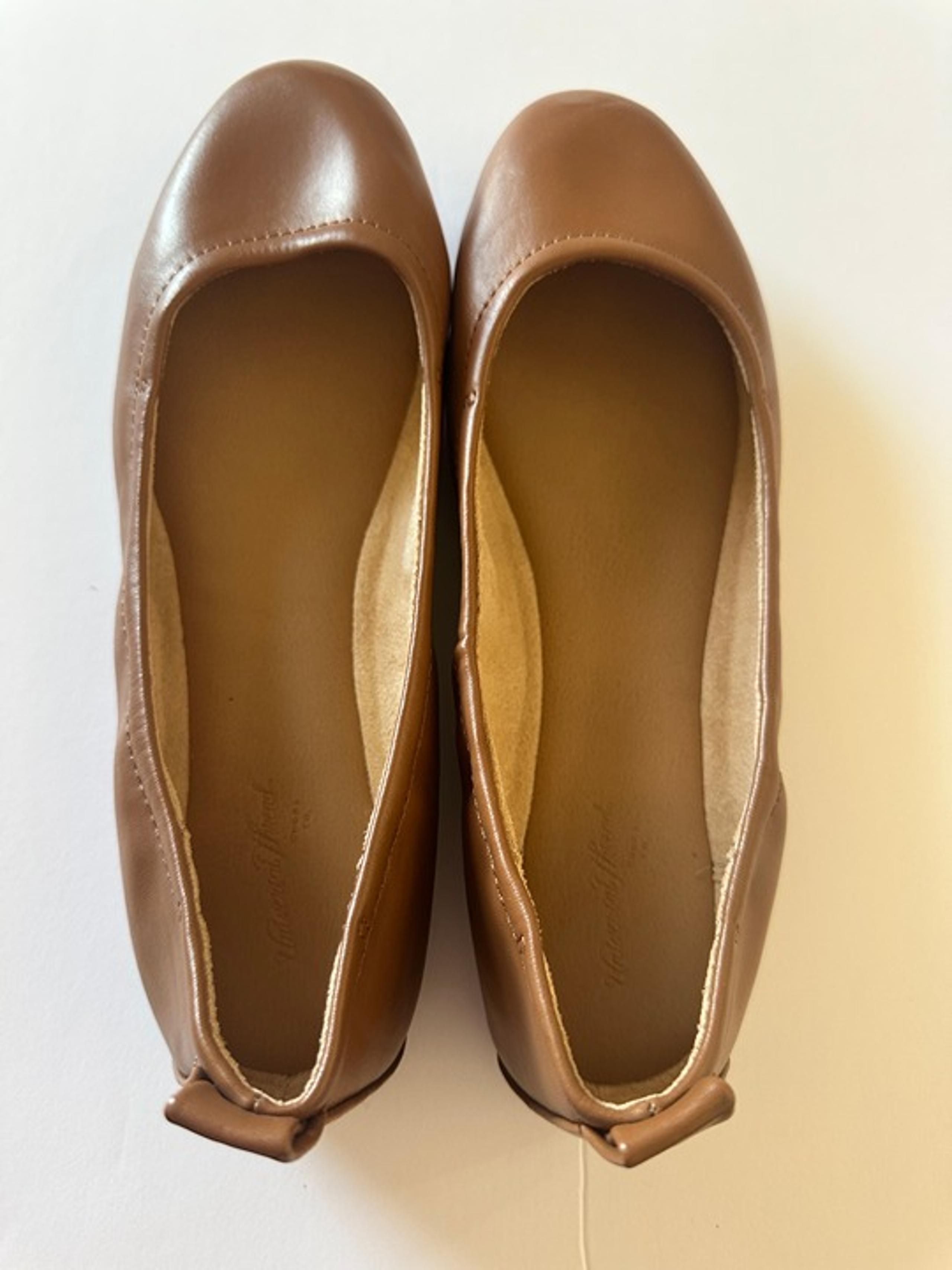 Universal Thread Cognac Delaney Round Toe Ballet Flats Size 7