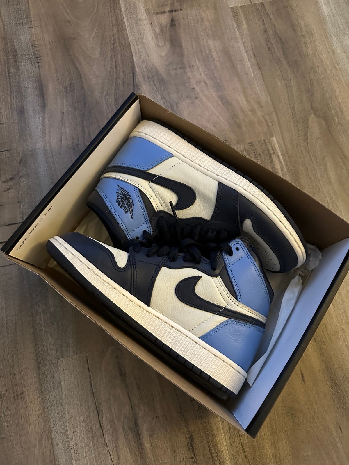 Jordan 1 Retro High Obsidian Size 4Y READ DESCRIPTION