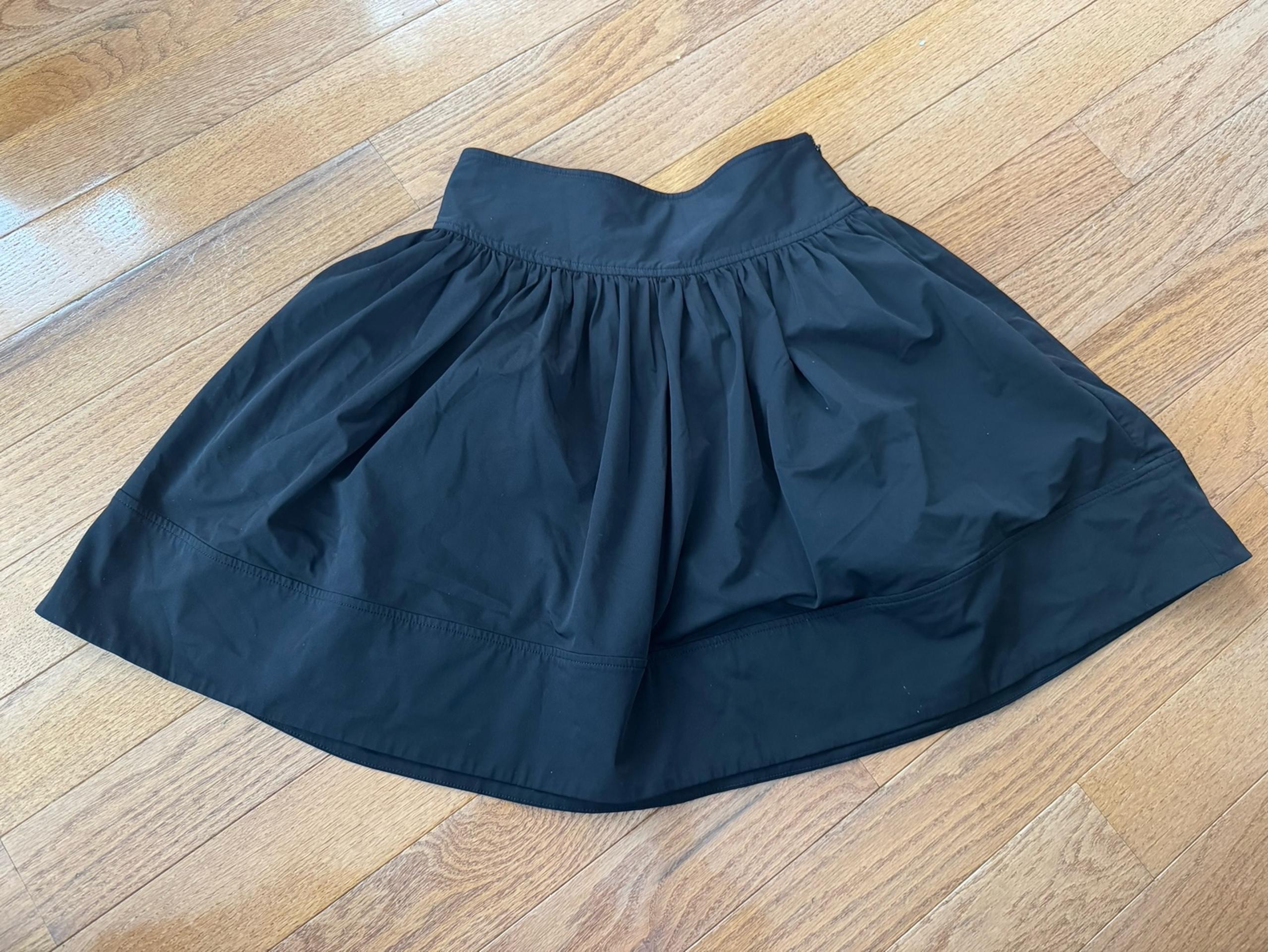 Size 6 Black Skirt - Diane von Furstenberg