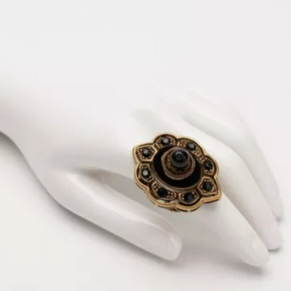 Gucci Gold Black Crystals, Velvet and Resin Cushion Cocktail Ring