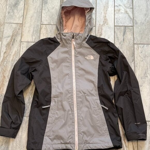 The North Face girl's youth medium 10/12 gray Dryvent waterproof coat