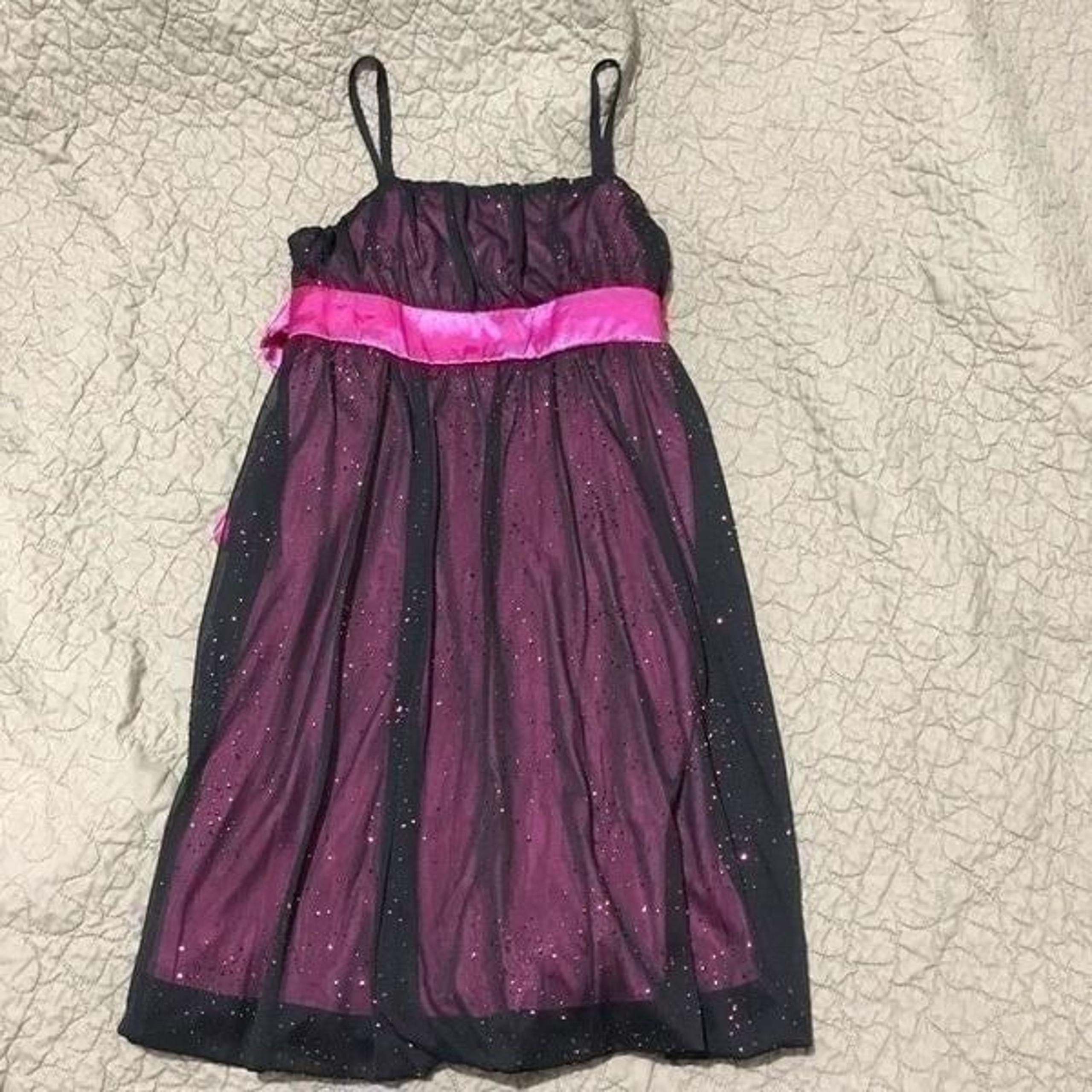 BCX girl Black and cherry red dress size 7. S101