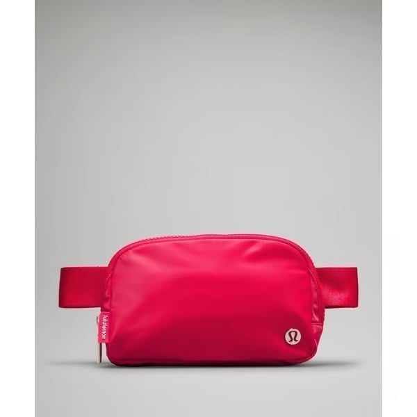 Lululemon Everywhere Belt Bag - Cherry Mist