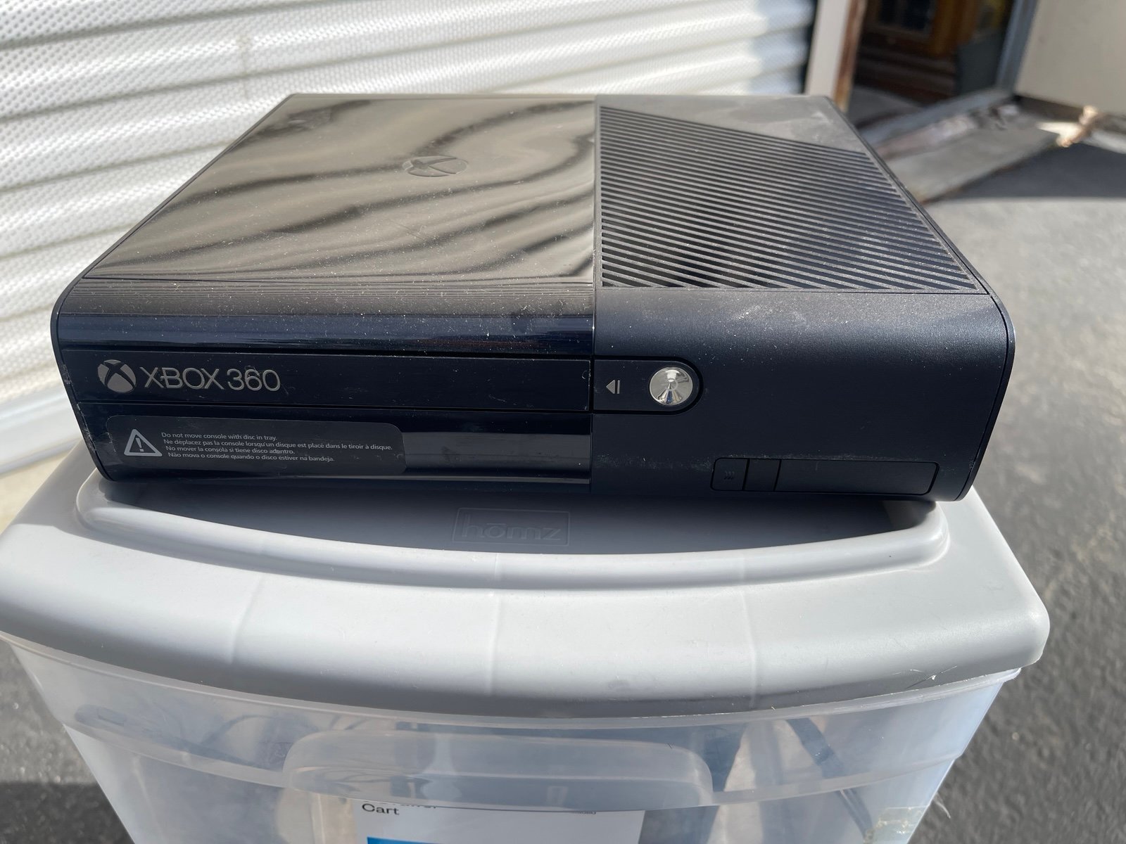 Console Xbox 360 console and power cord