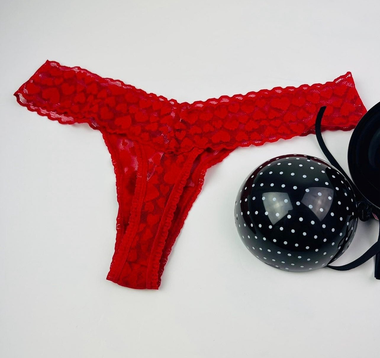 Victoria’s Secret Bond Street London Red Heart Lace Thong