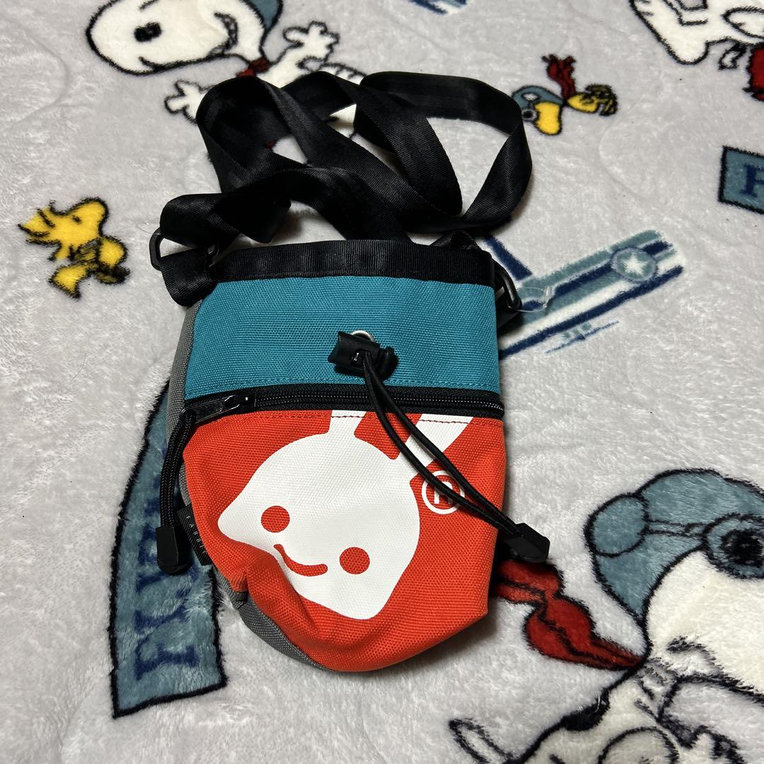 Cune shoulder pouch