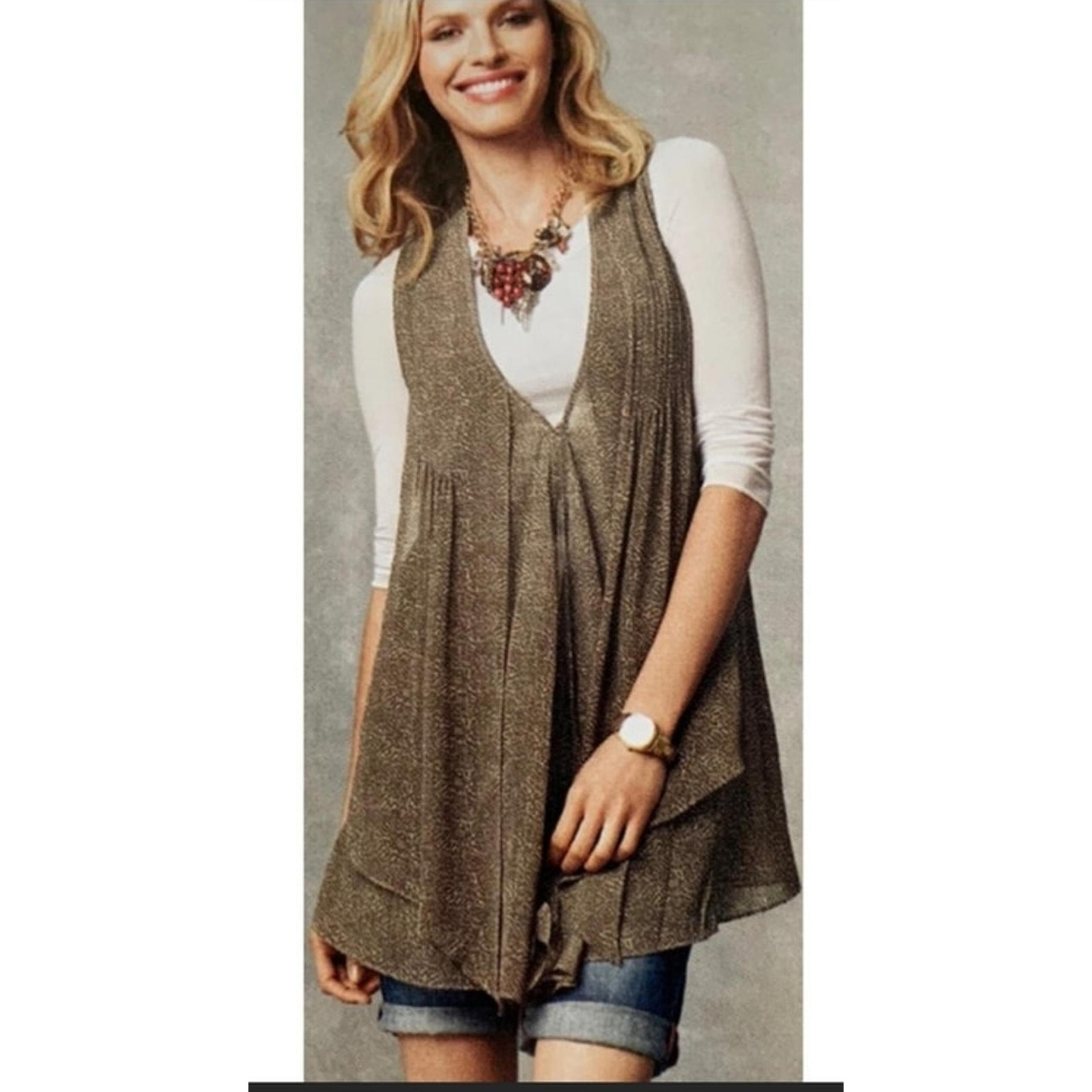 CAbi Women Medium Gray Polka Dot Lagenlook Flowy Chiffon Overlay Blouse Vest