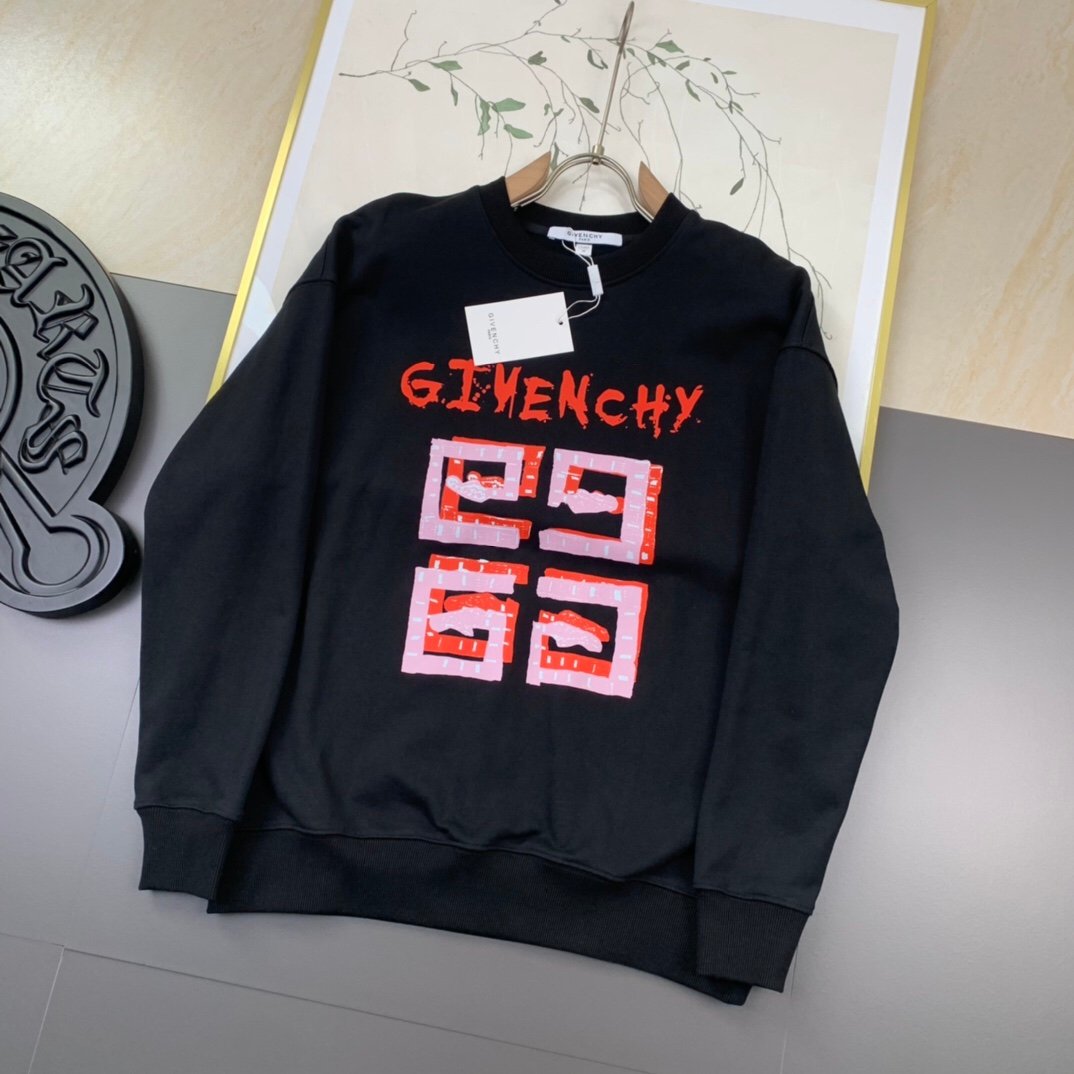 Black sweatshirt